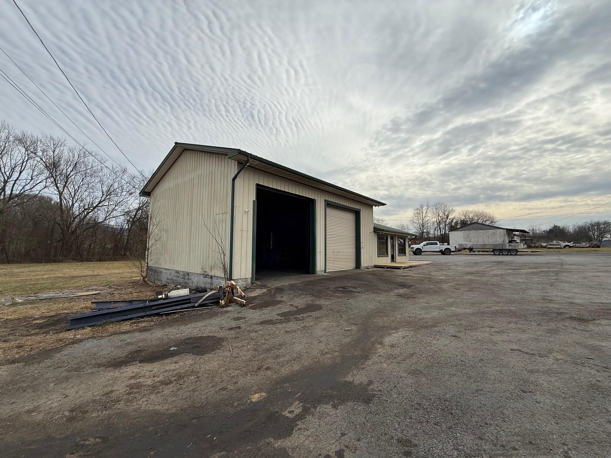 15446 Highway 28 Property Photo 3