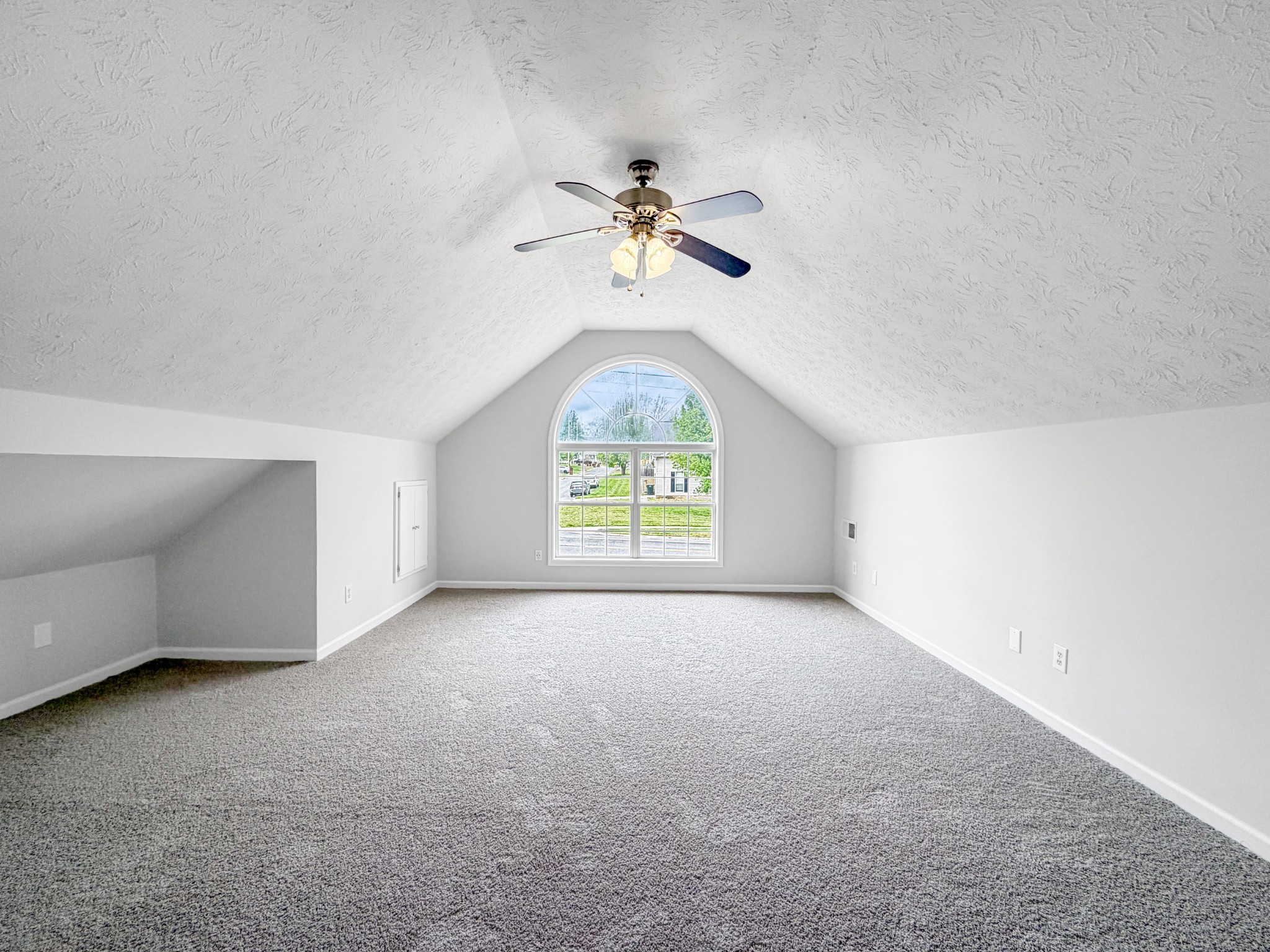403 Buckingham Blvd Property Photo 14