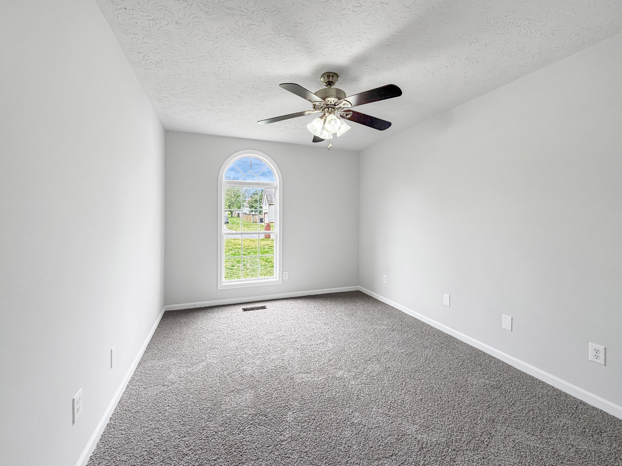 403 Buckingham Blvd Property Photo 15