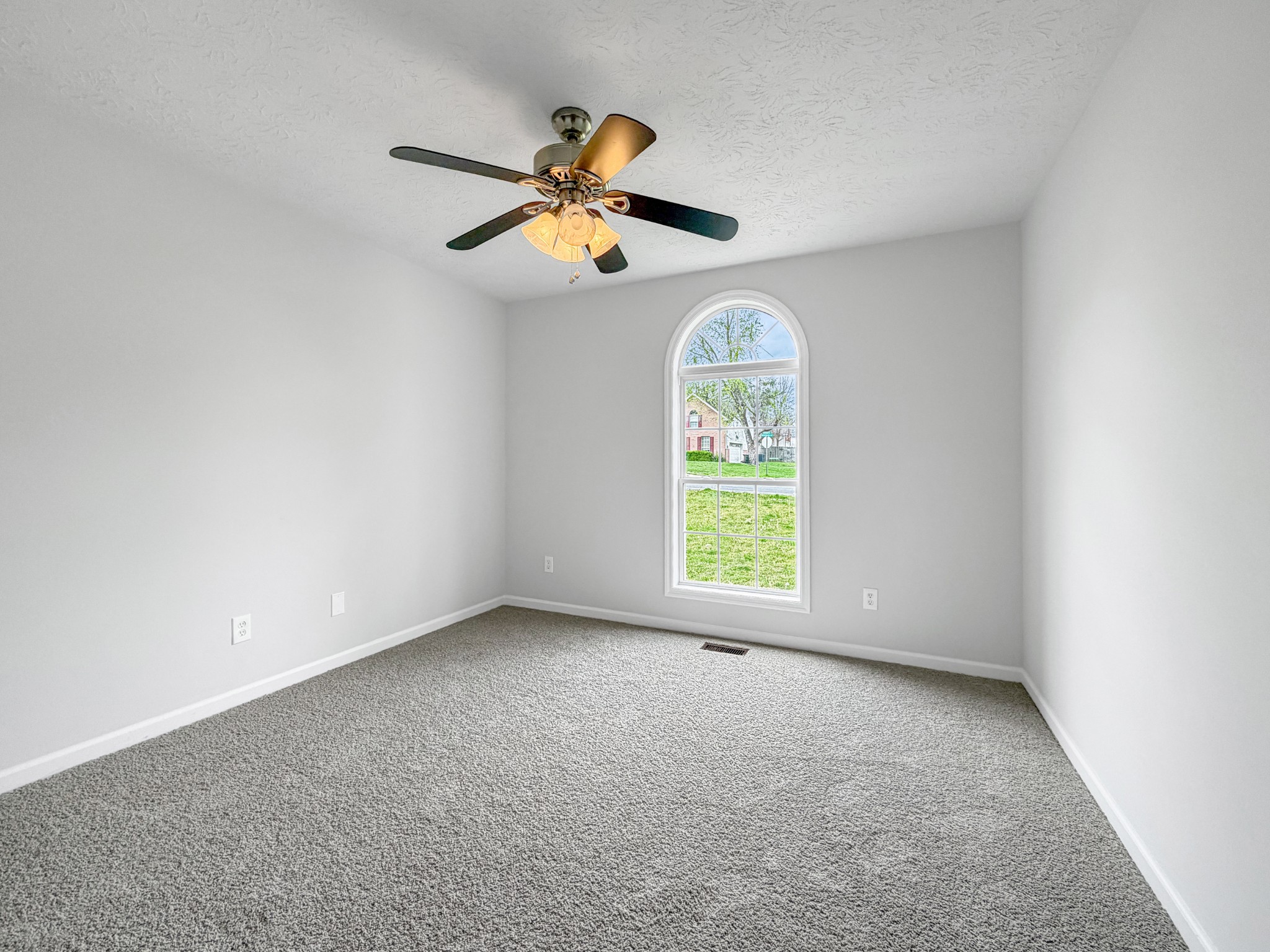 403 Buckingham Blvd Property Photo 16
