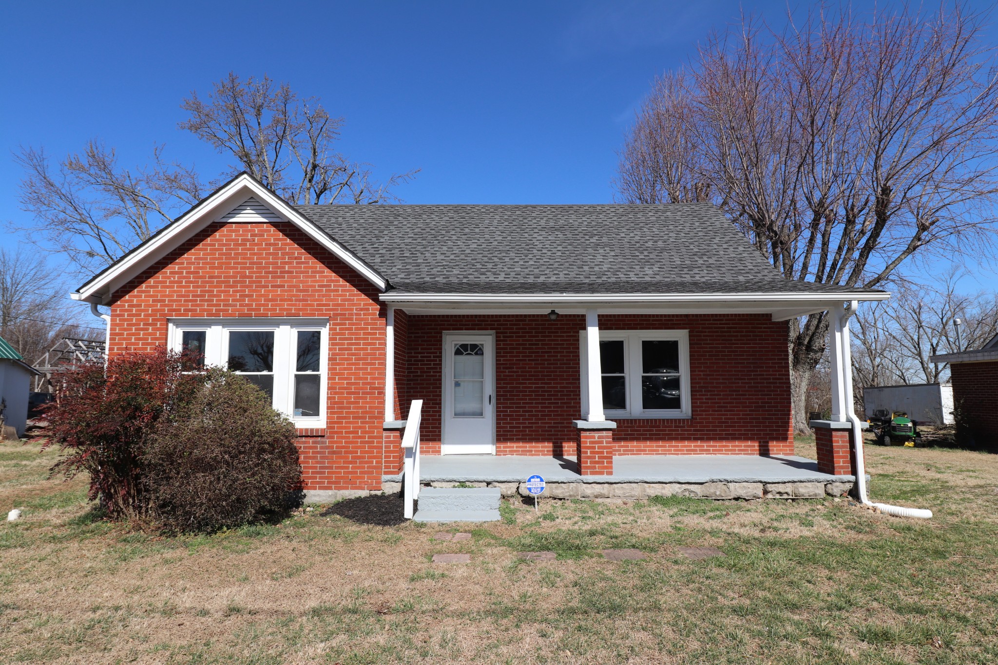 400 Meador Dr Property Photo 1