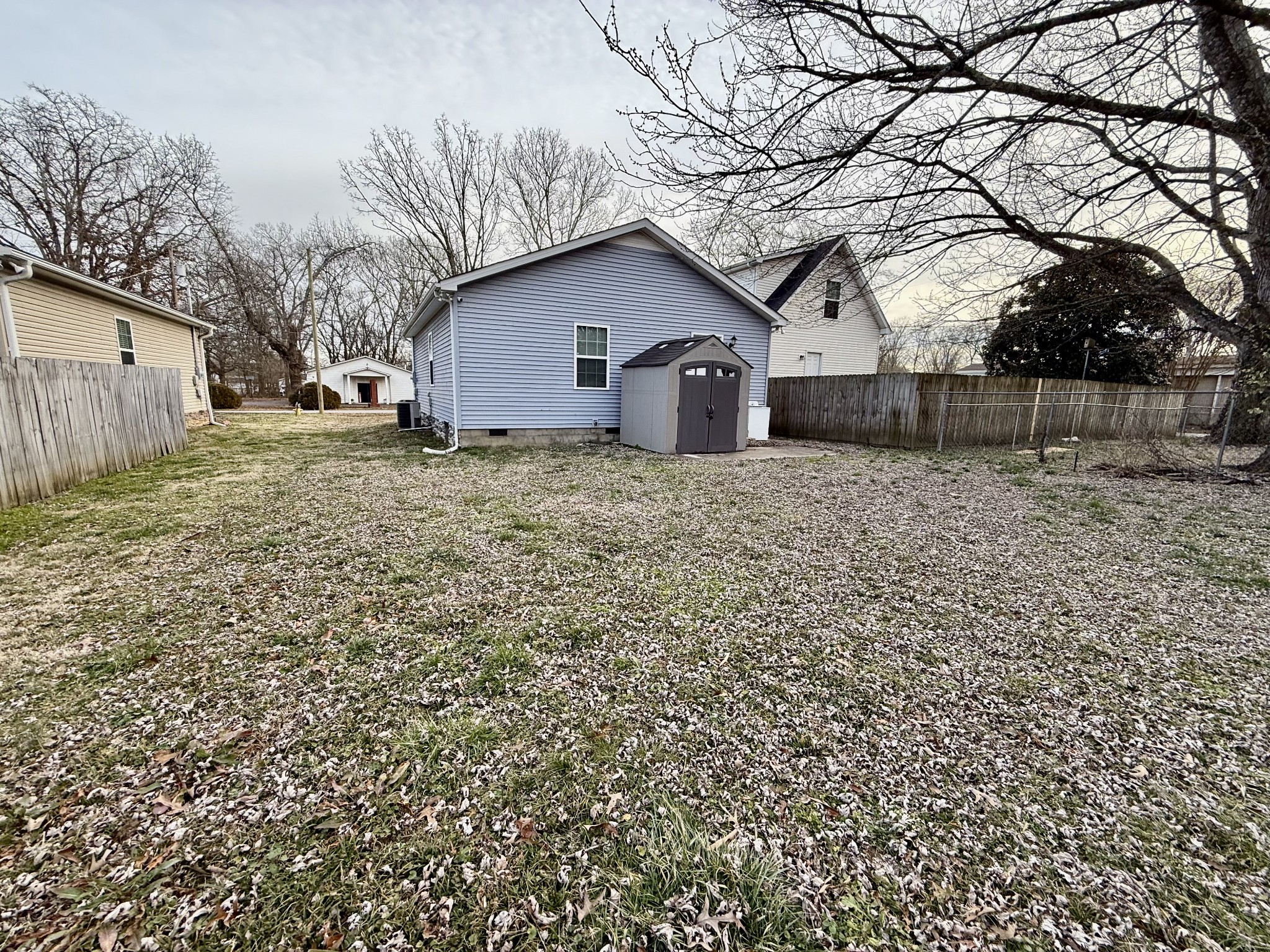 805 E Grizzard St Property Photo 15