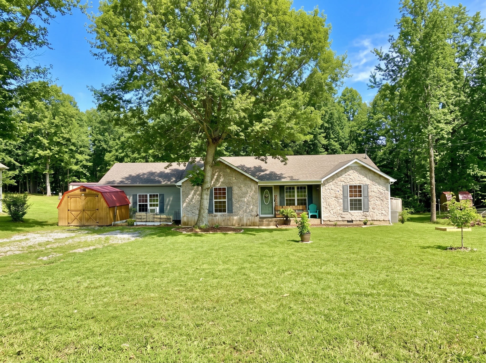 225 Lake Forrest Rd Property Photo 1