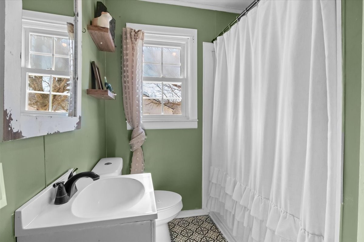 102 Sutton Ave Property Photo 18