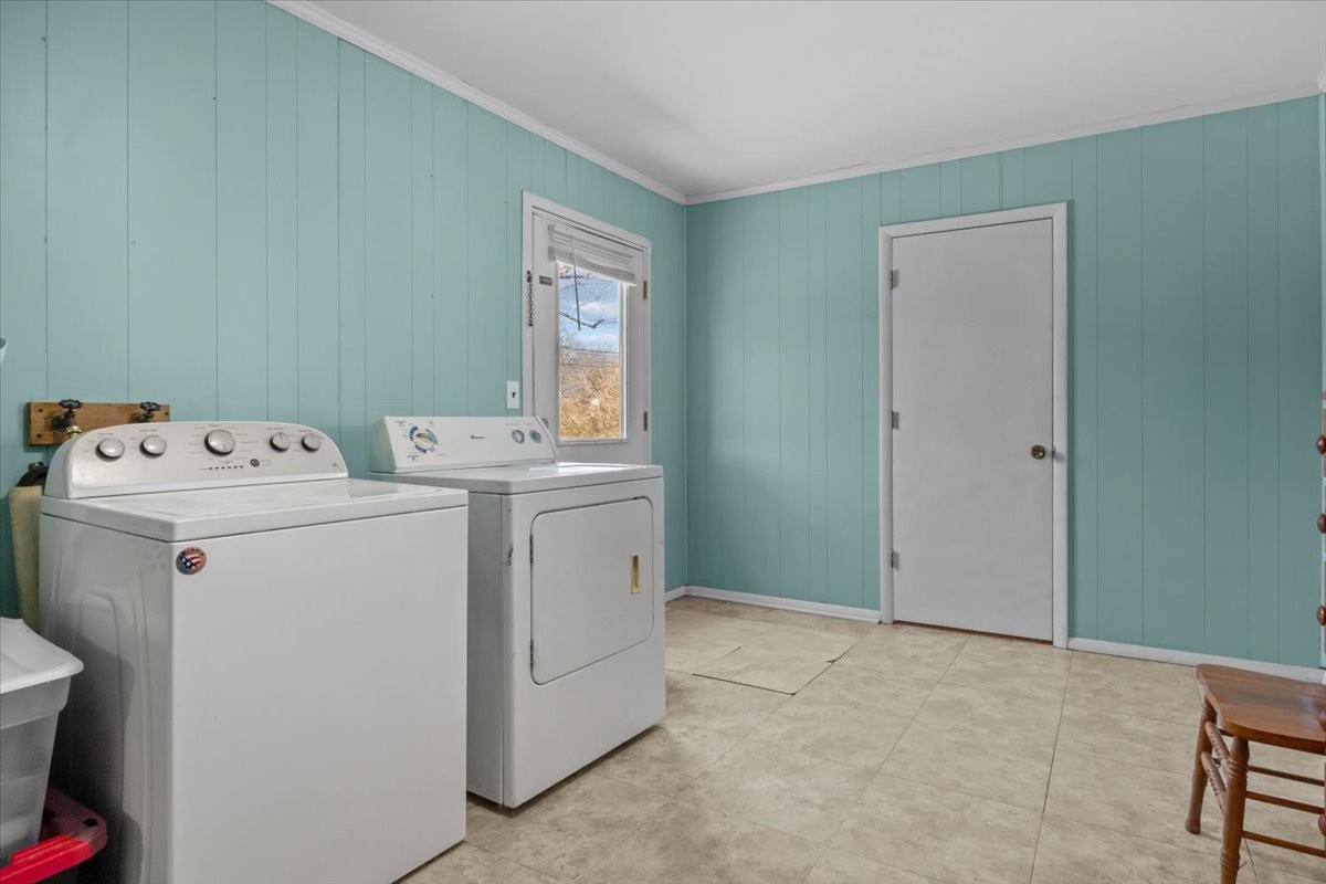 102 Sutton Ave Property Photo 26