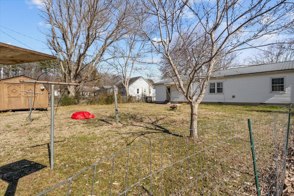102 Sutton Ave Property Photo 30