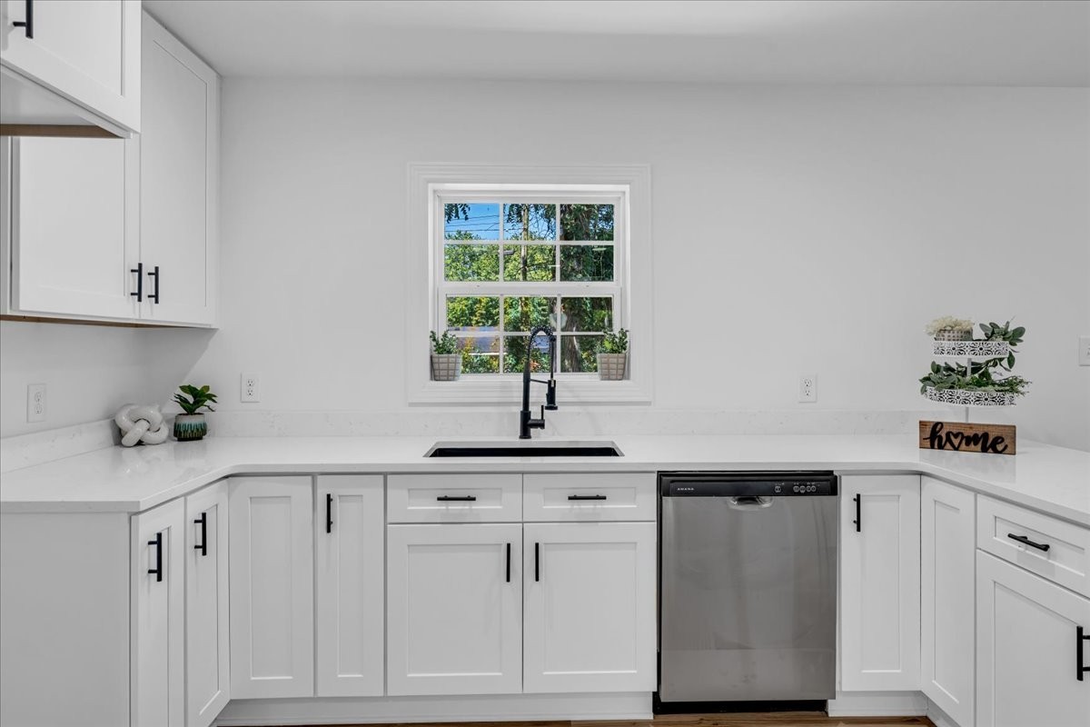 208 Bragg Cir Property Photo 12