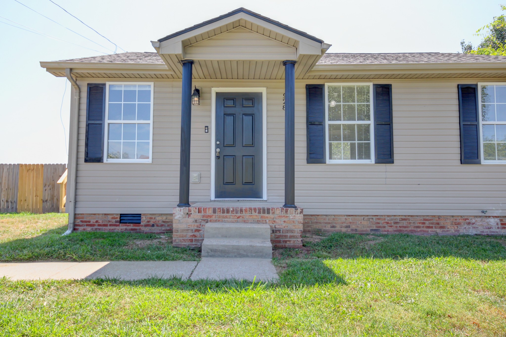 928 Van Buren Ave Property Photo 1