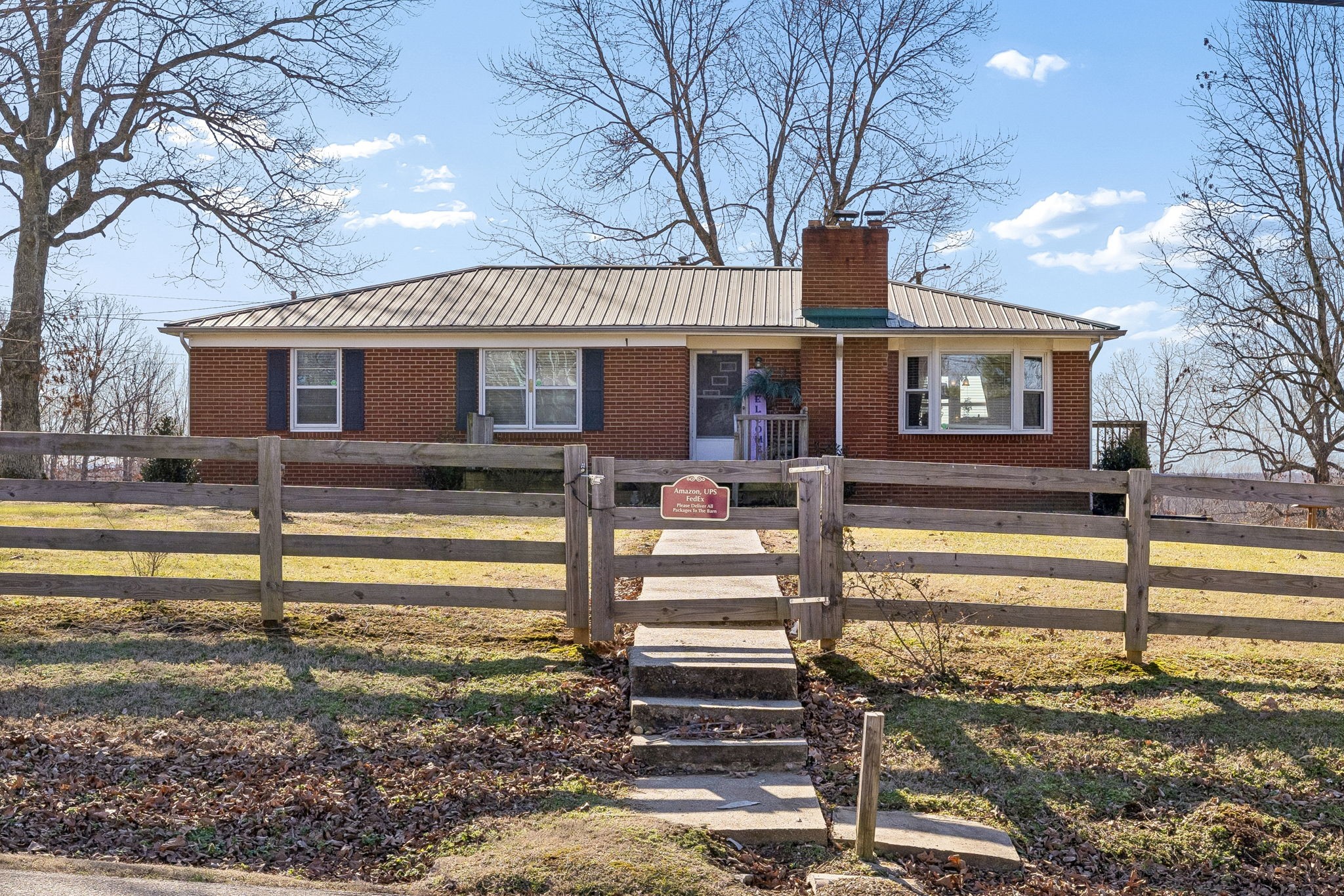 155 W Piney Rd Property Photo 1