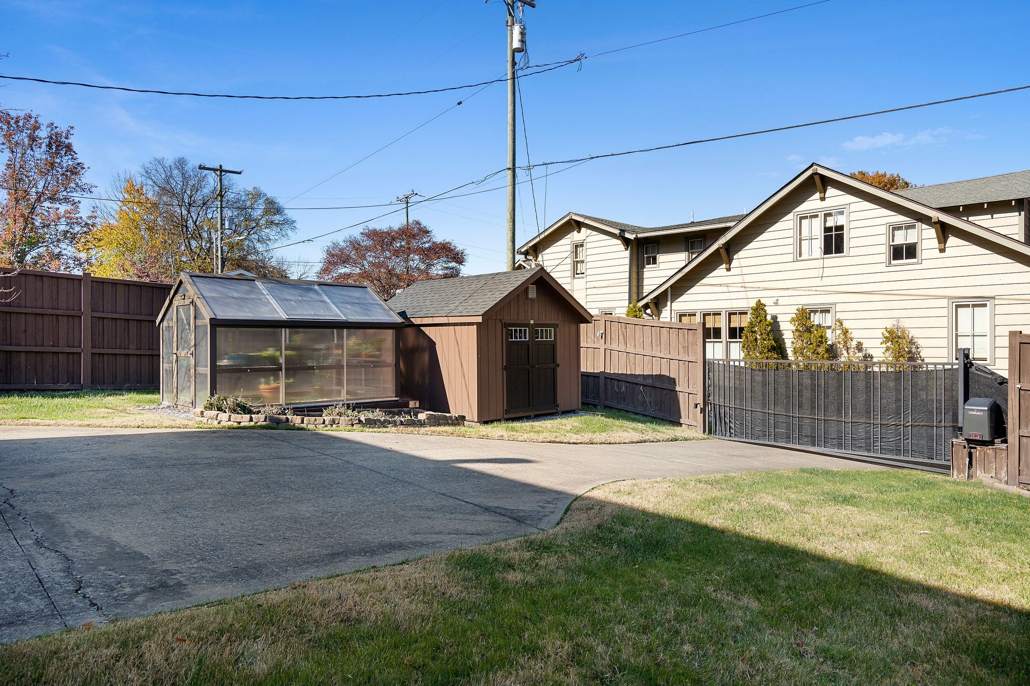 1800 Blair Blvd Property Photo 49