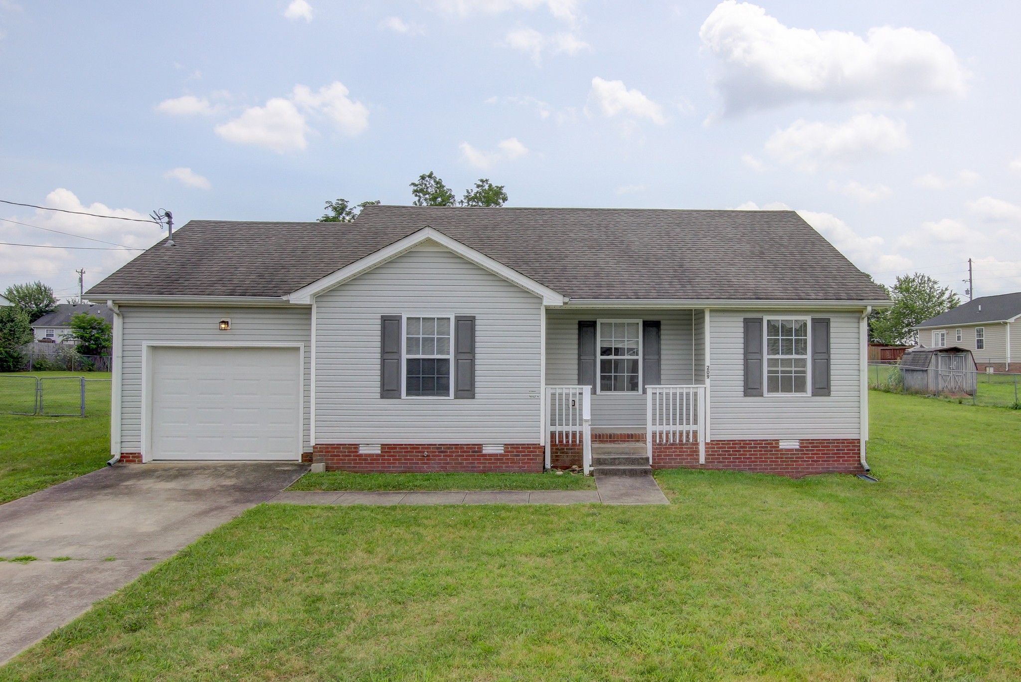 209 Ruf Dr Property Photo 1