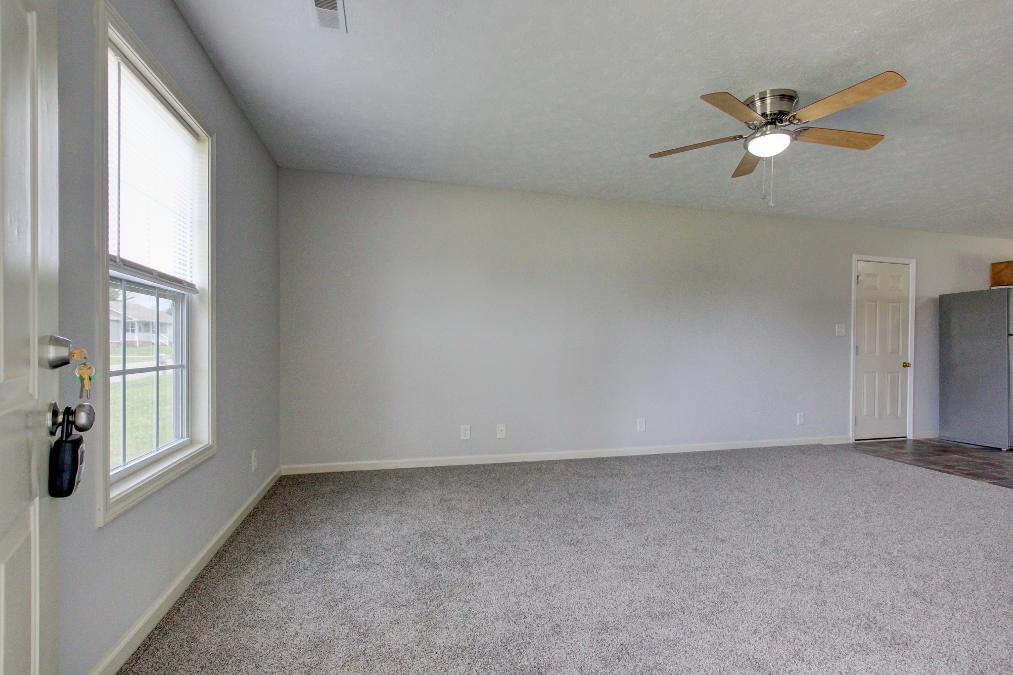 209 Ruf Dr Property Photo 5