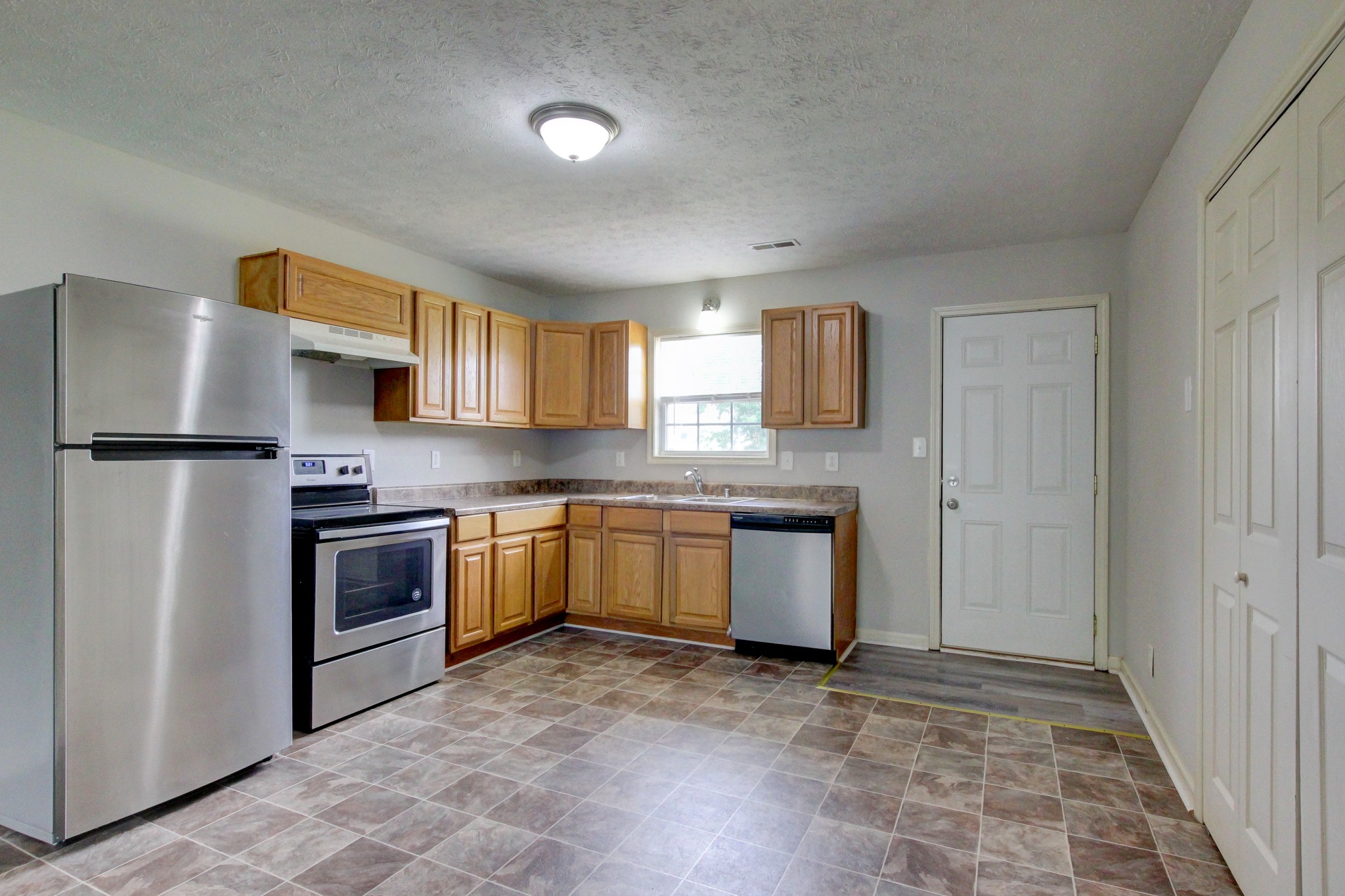 209 Ruf Dr Property Photo 6