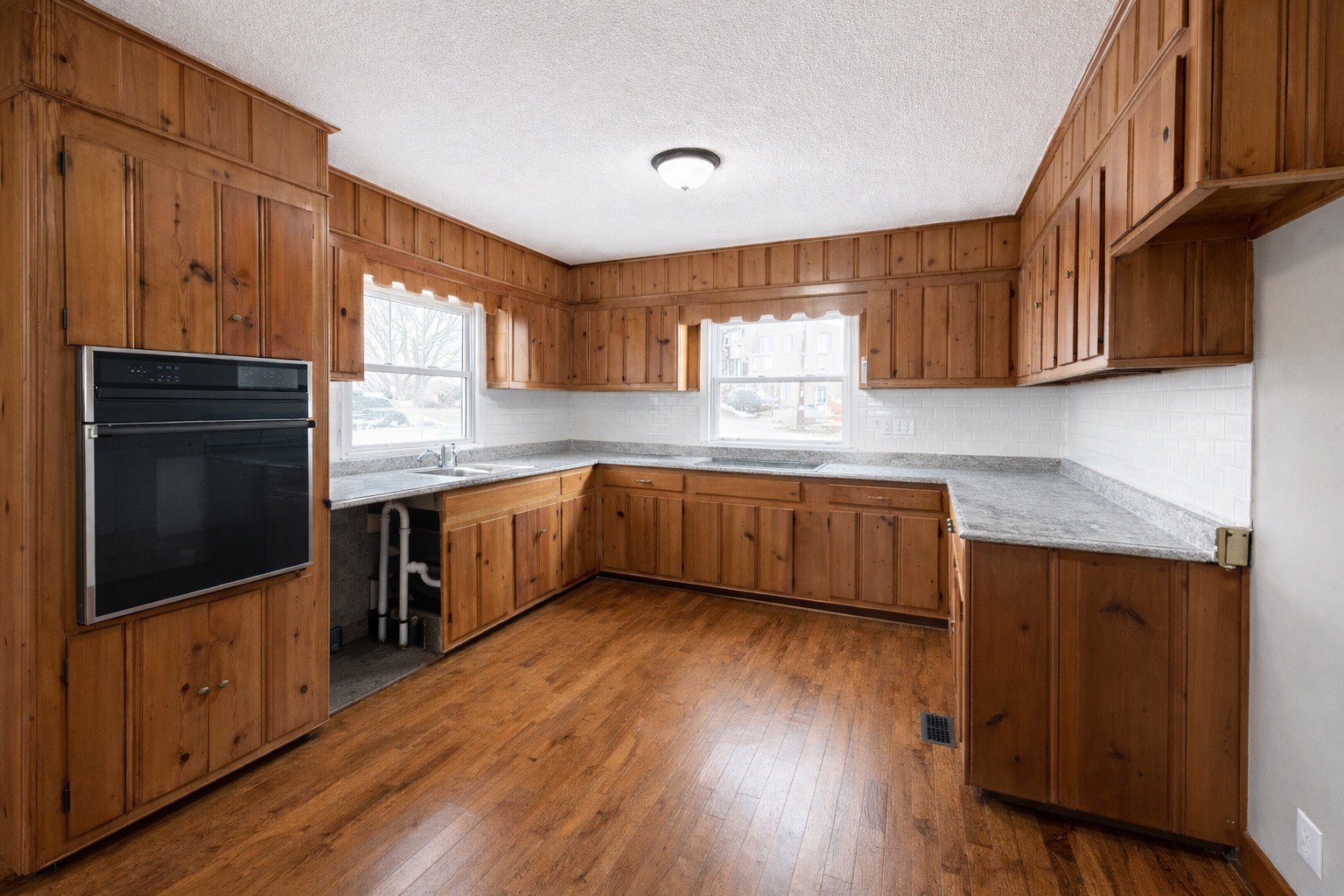 109 Apple Tree St Property Photo 2