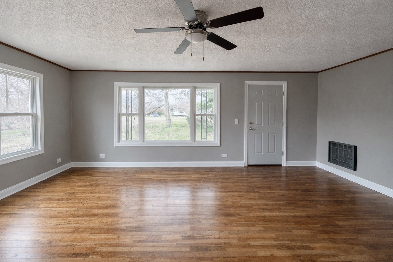 109 Apple Tree St Property Photo 12