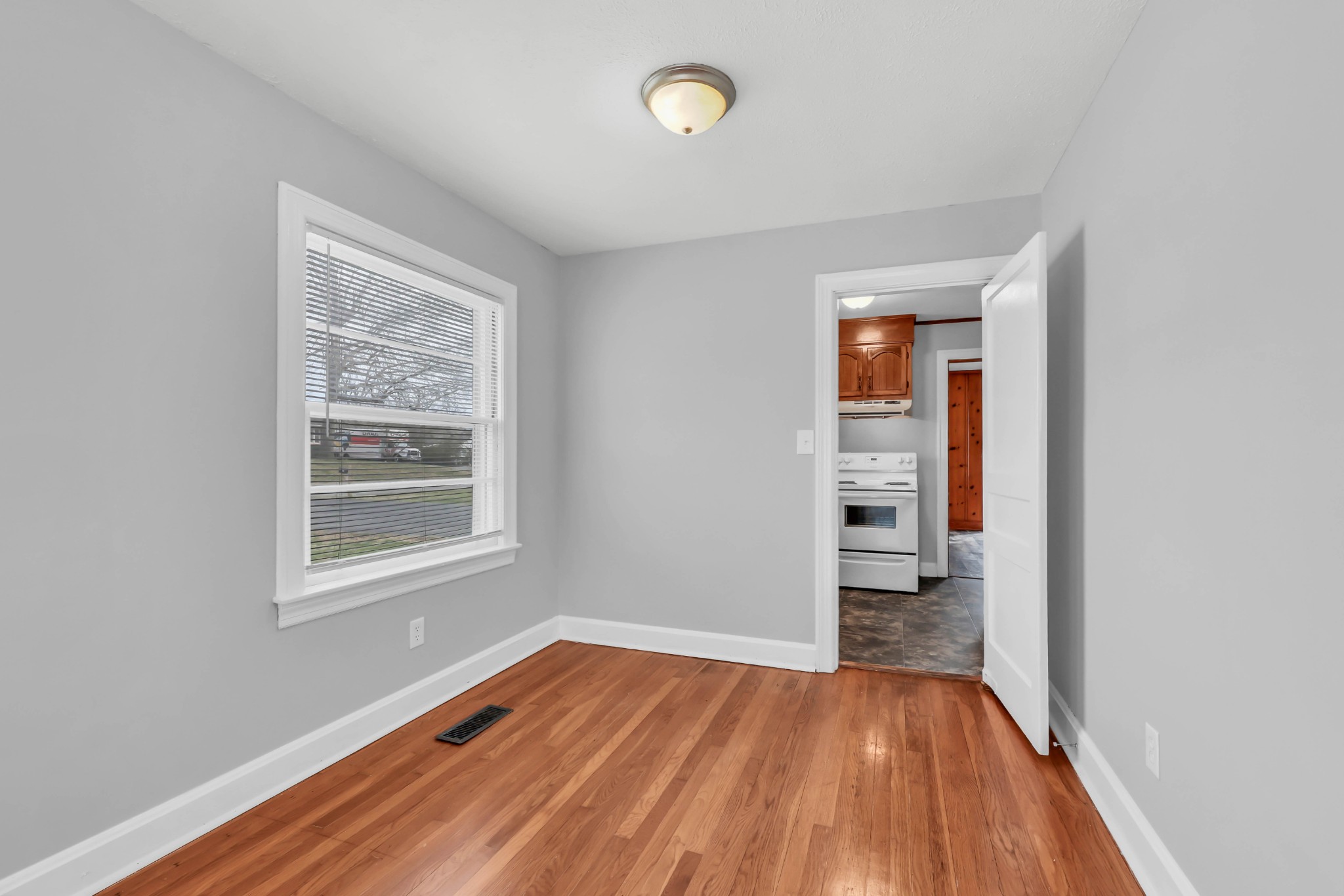 117 W Meadow Dr Property Photo 8