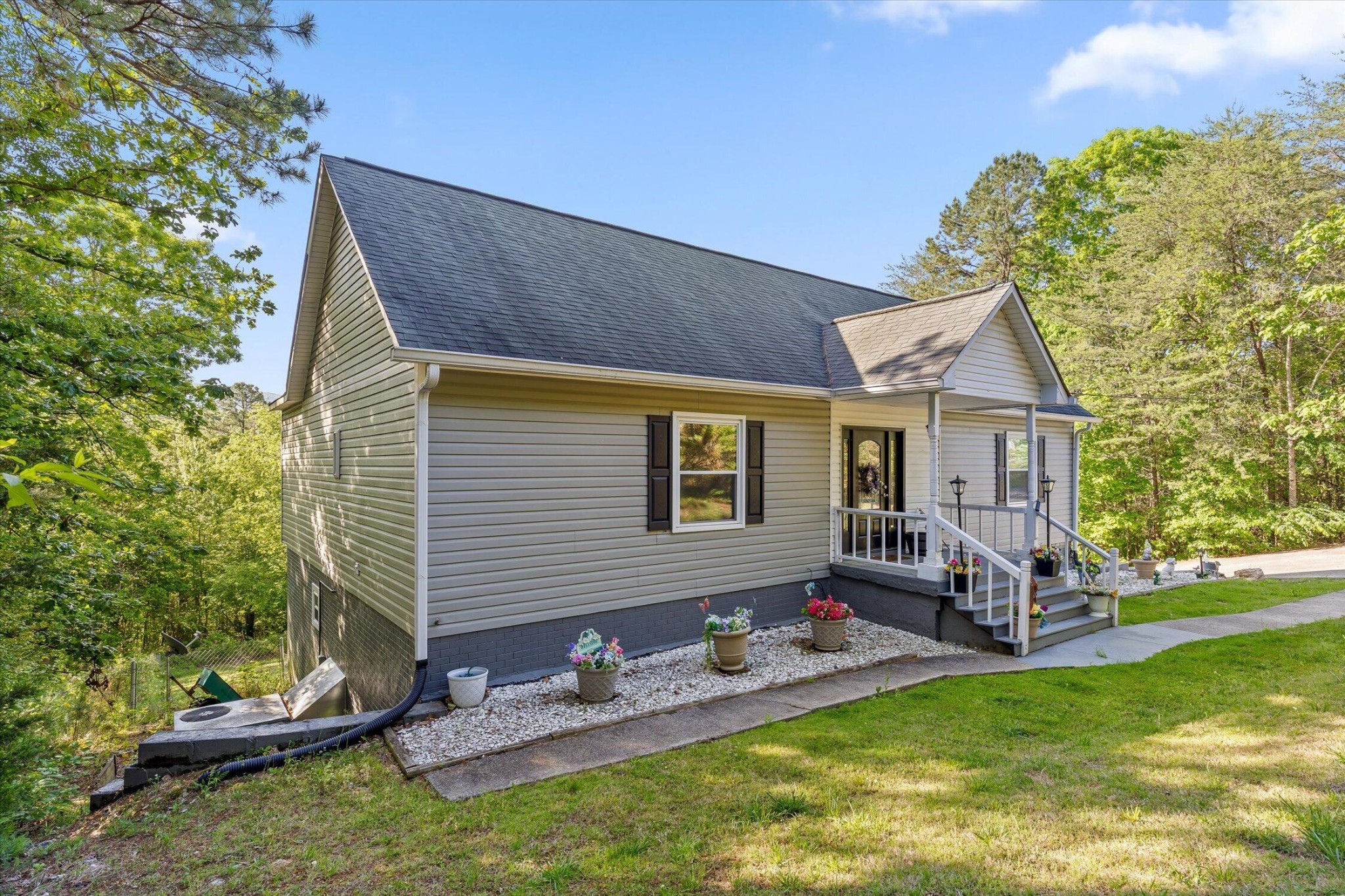 152 Highland Drive Property Photo 2