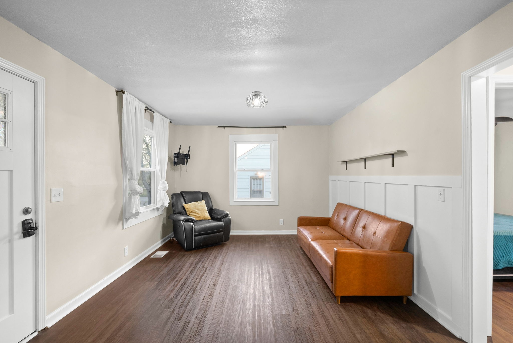 37 Maple St Property Photo 5