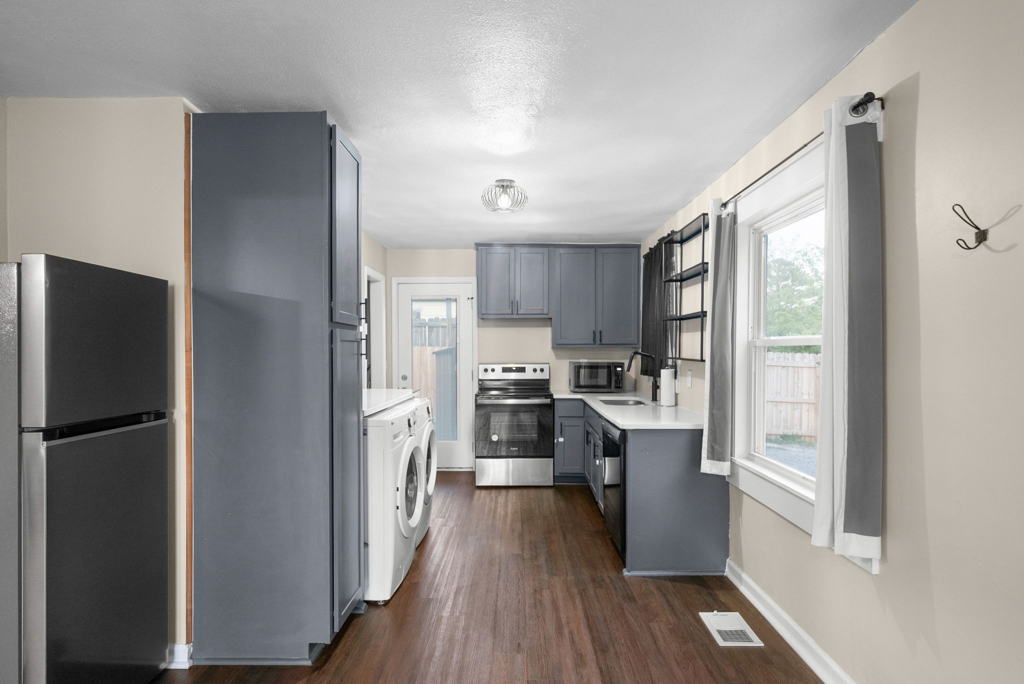 37 Maple St Property Photo 8