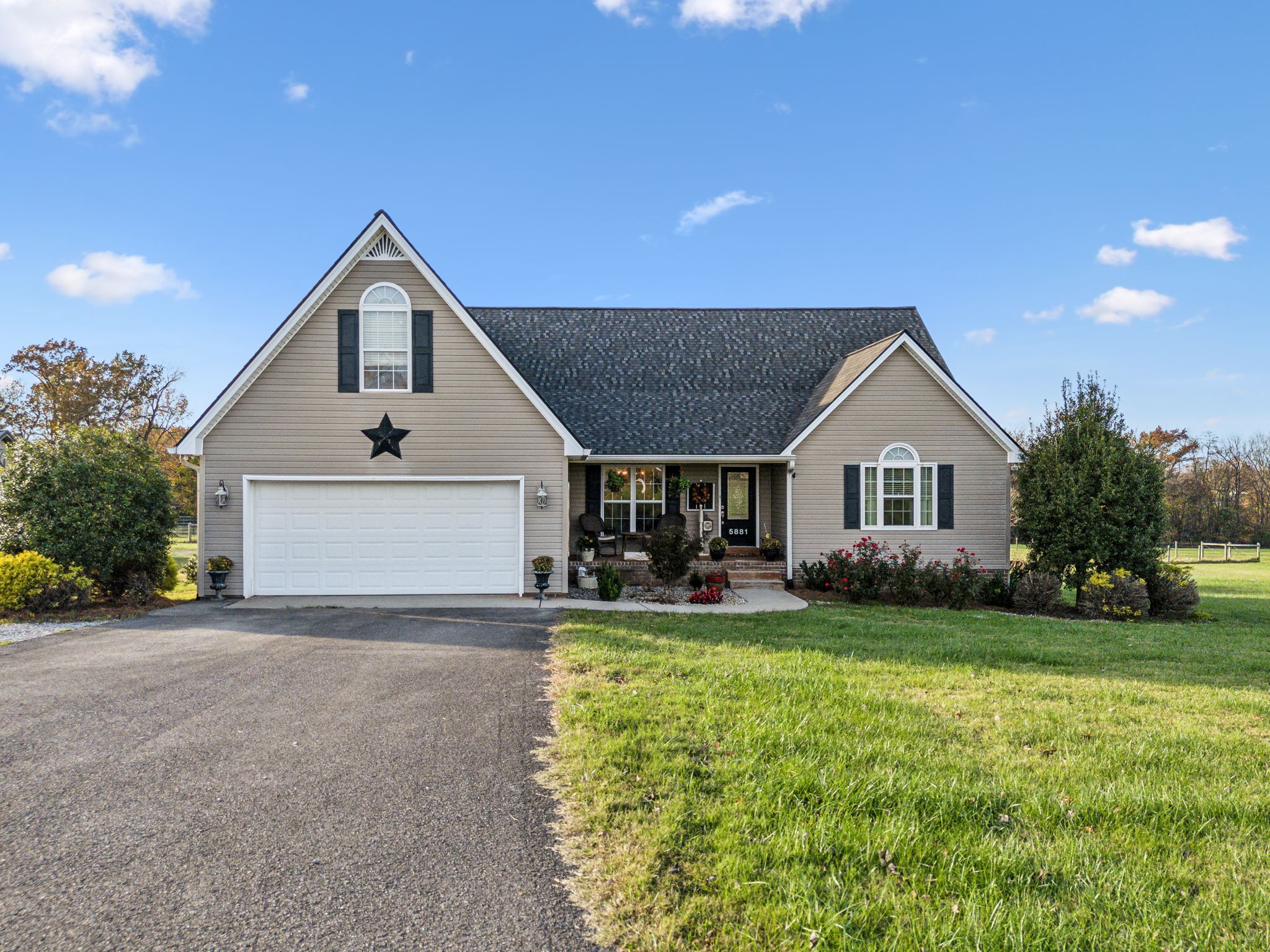 5881 Highway 31 W