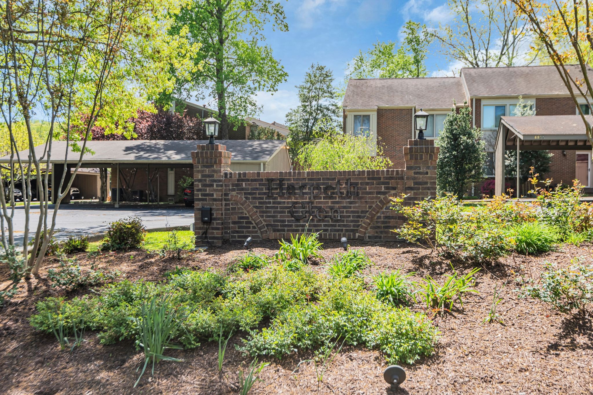6935 Highland Park Dr Property Photo 1