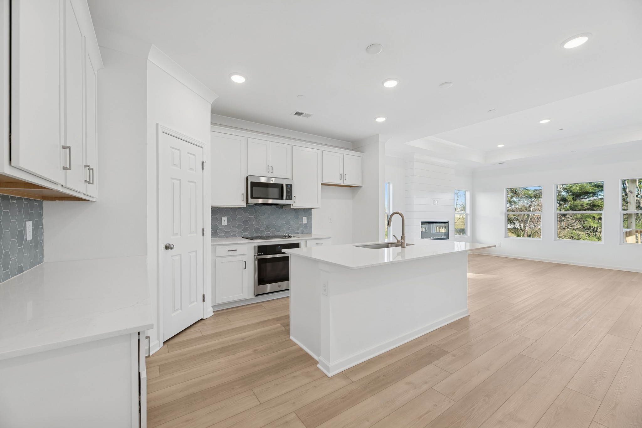 3143 Rolling Brook Drive Property Photo 4