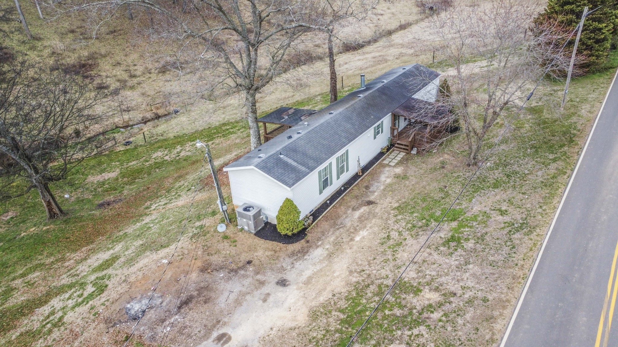 1946 Spoon Hollow Rd Property Photo 1
