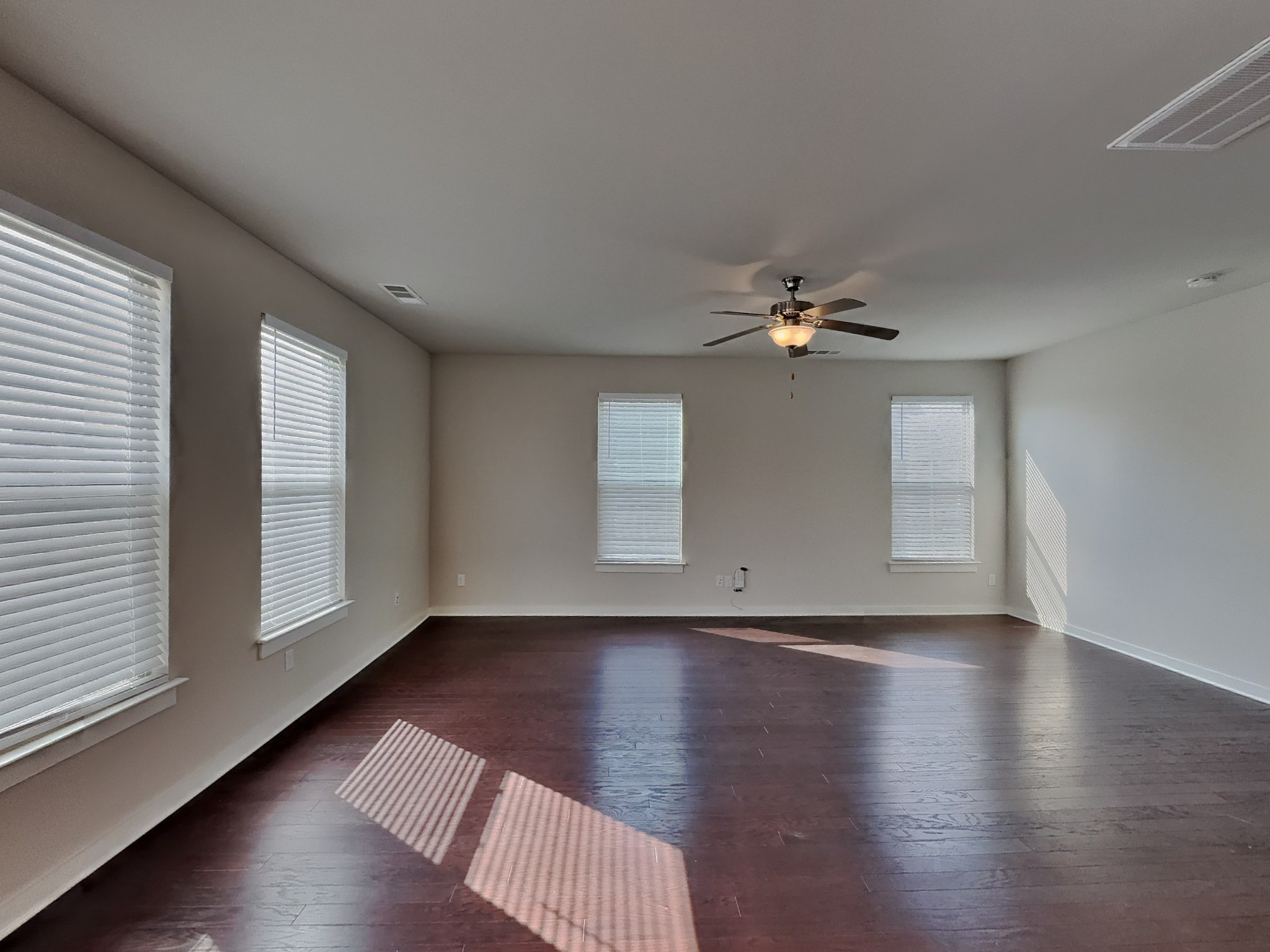 4937 Kingdom Dr Property Photo 2