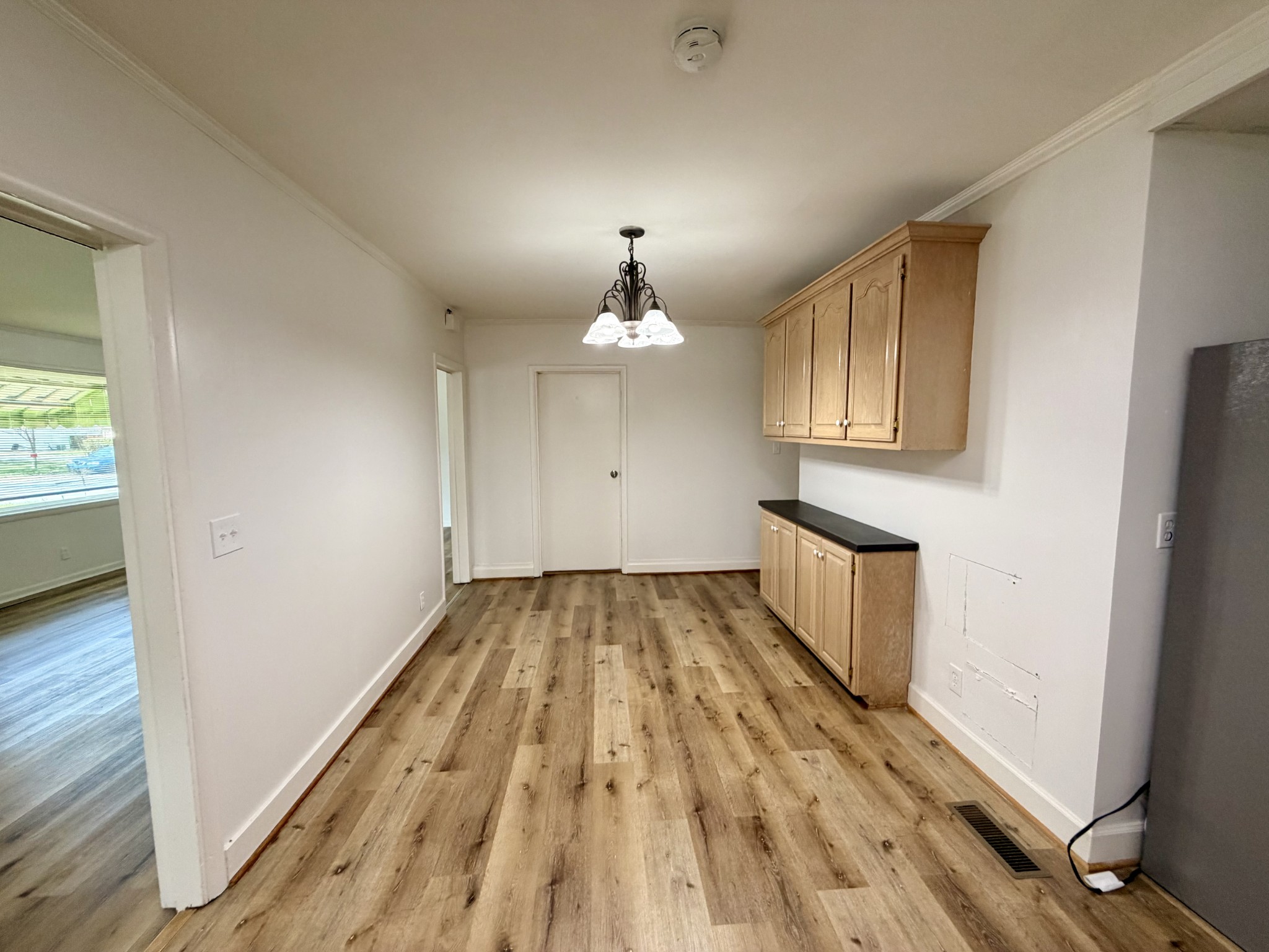 609 S Highland Ave Property Photo 5