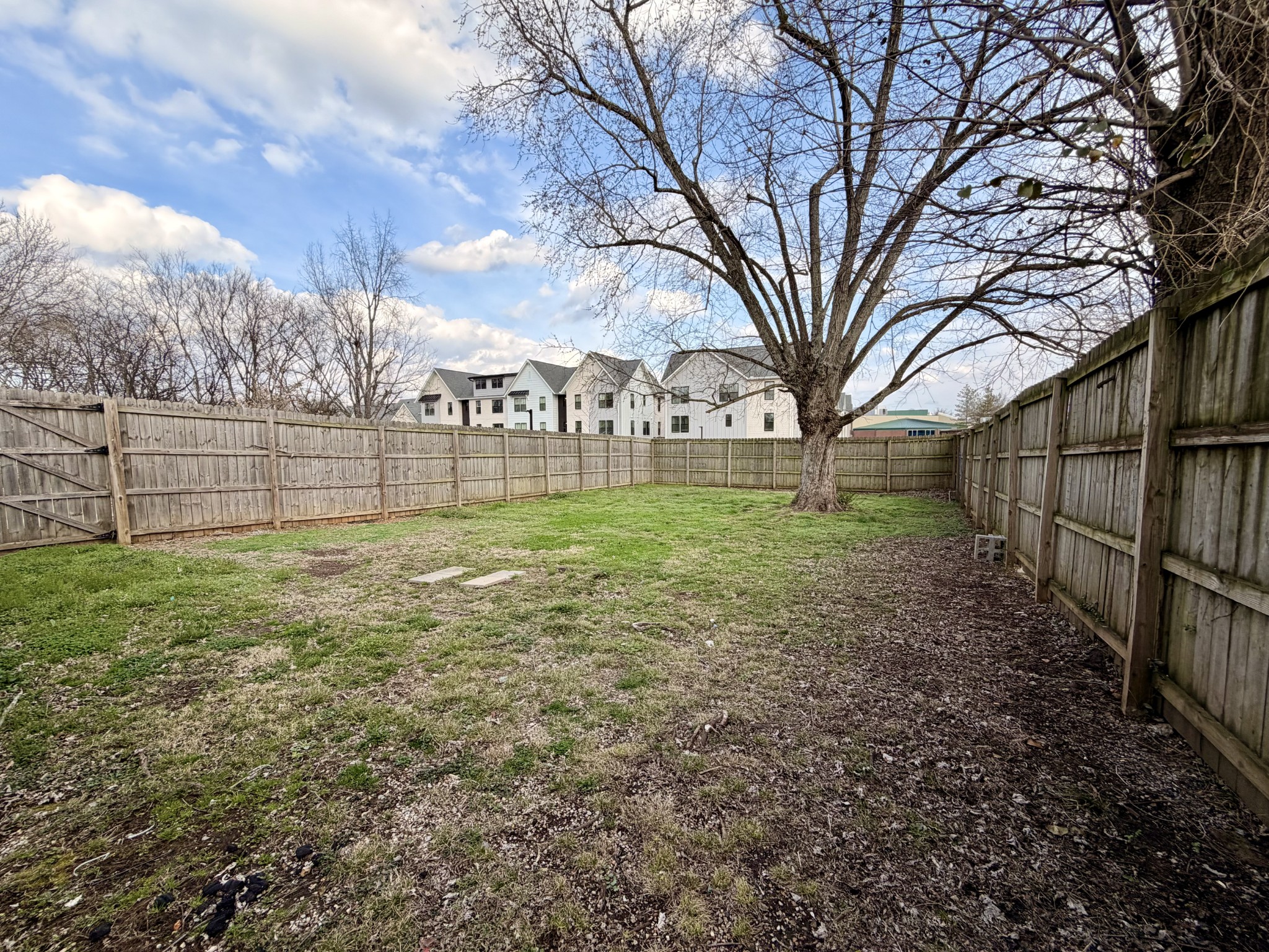 609 S Highland Ave Property Photo 22