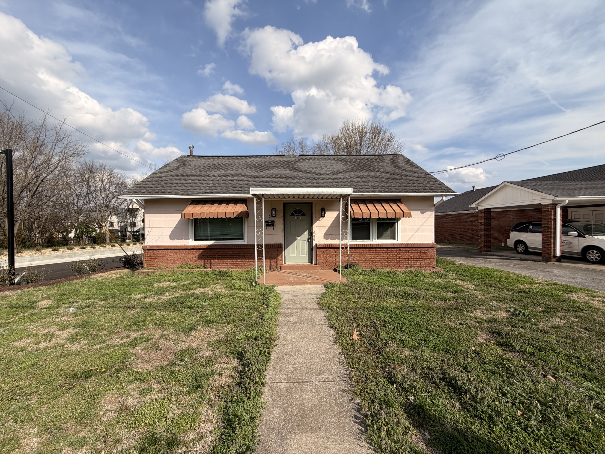 609 S Highland Ave Property Photo 24