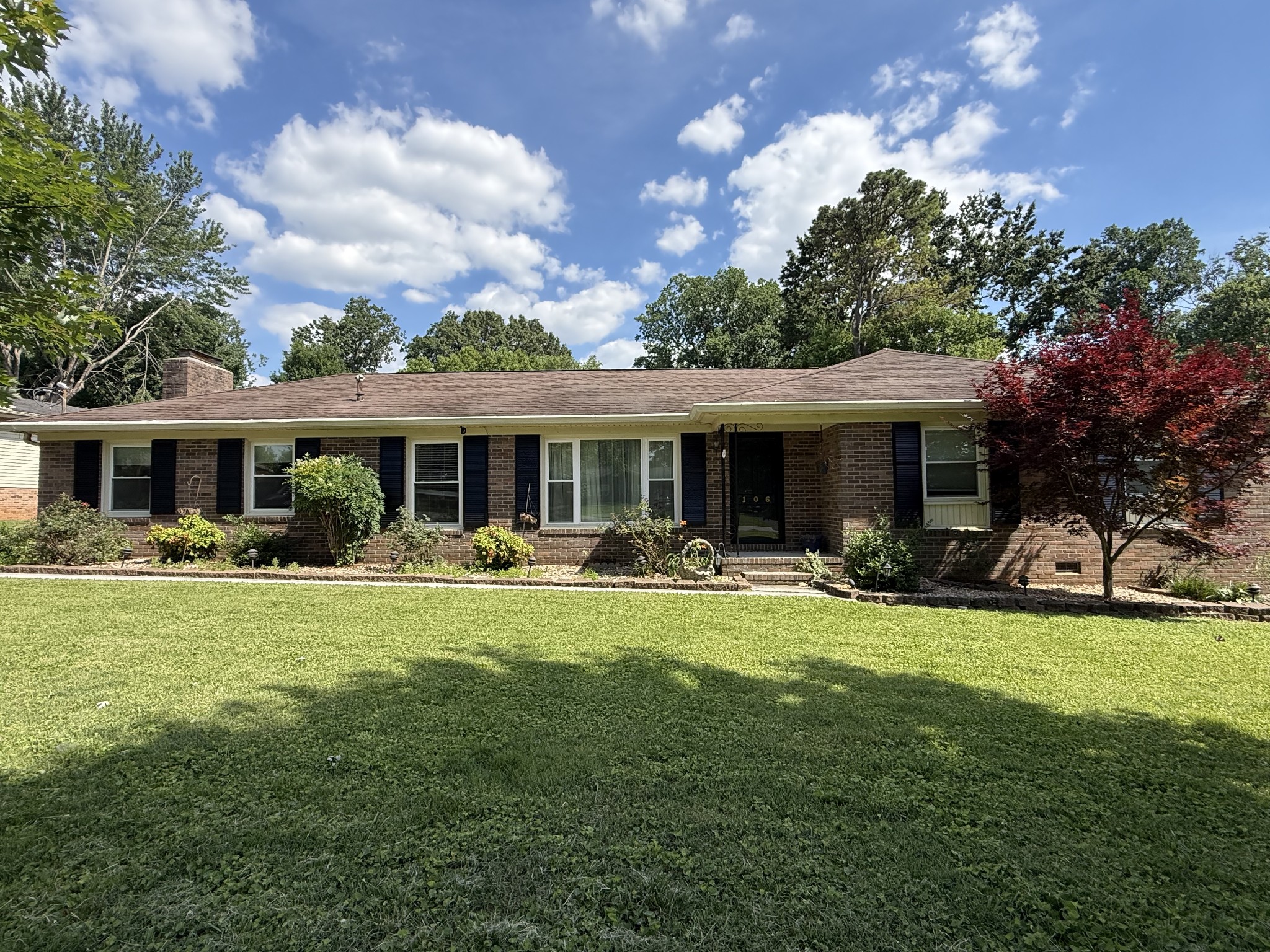 106 Millbrooke Dr Property Photo 1