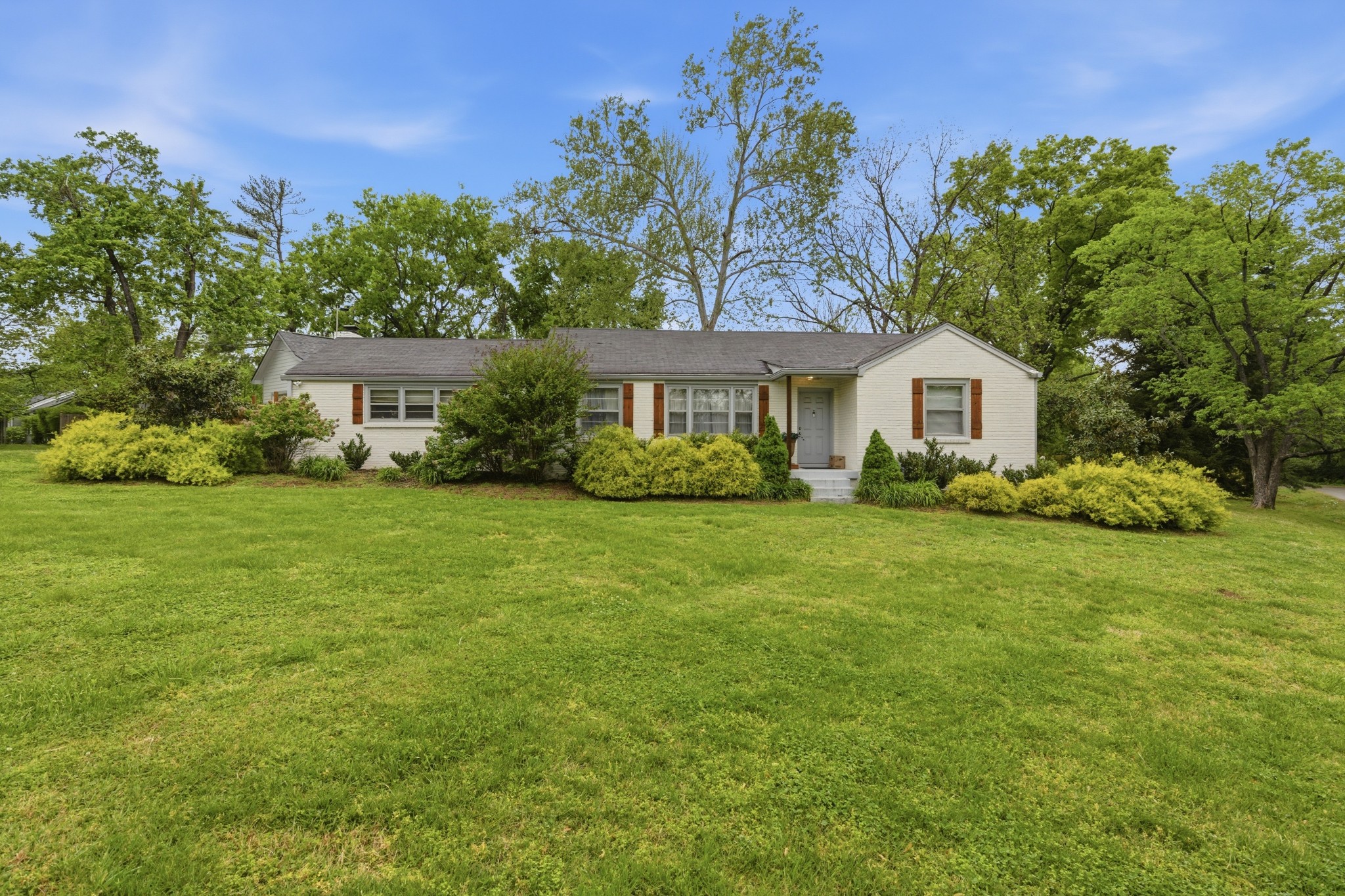 700 Omandale Dr
