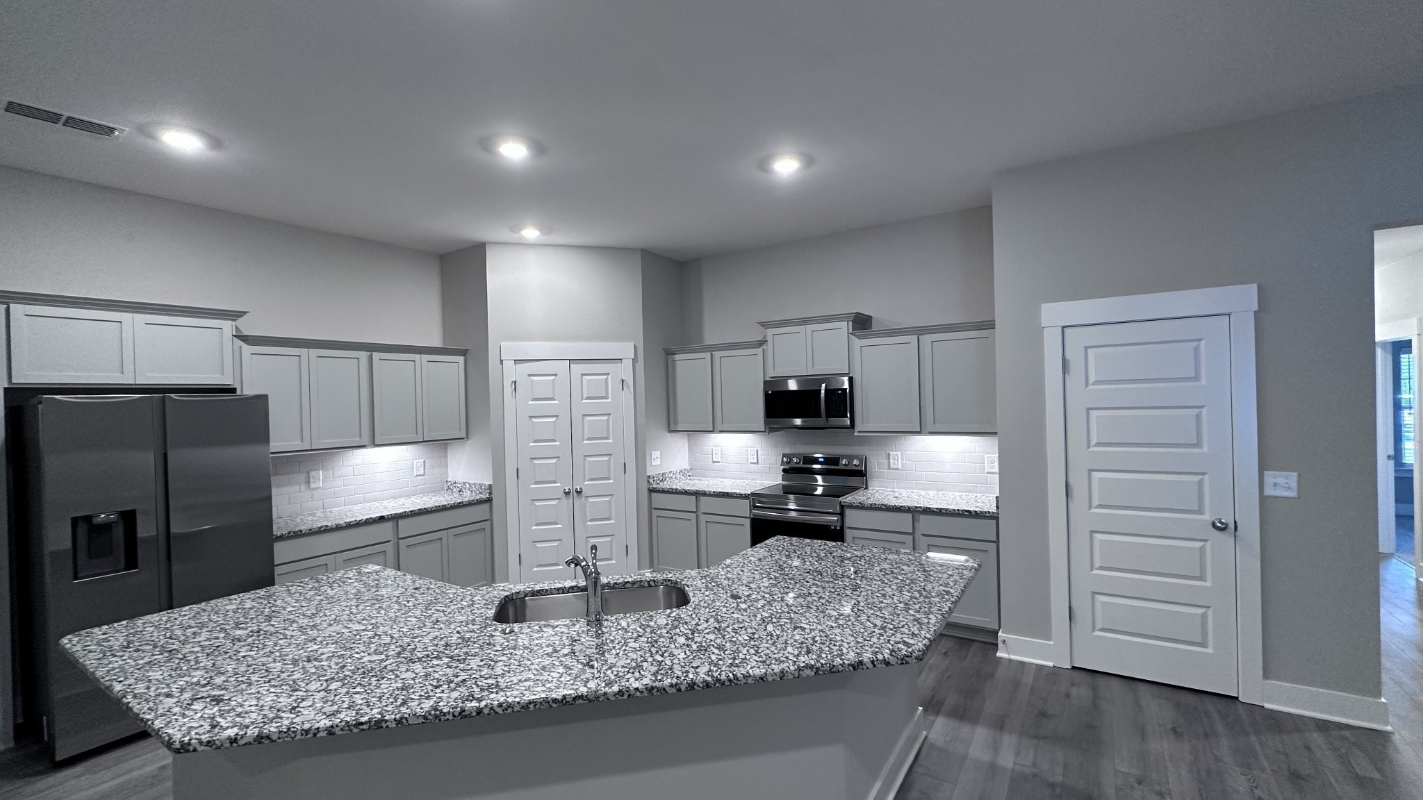 1443 Suzanne Drive Property Photo 3