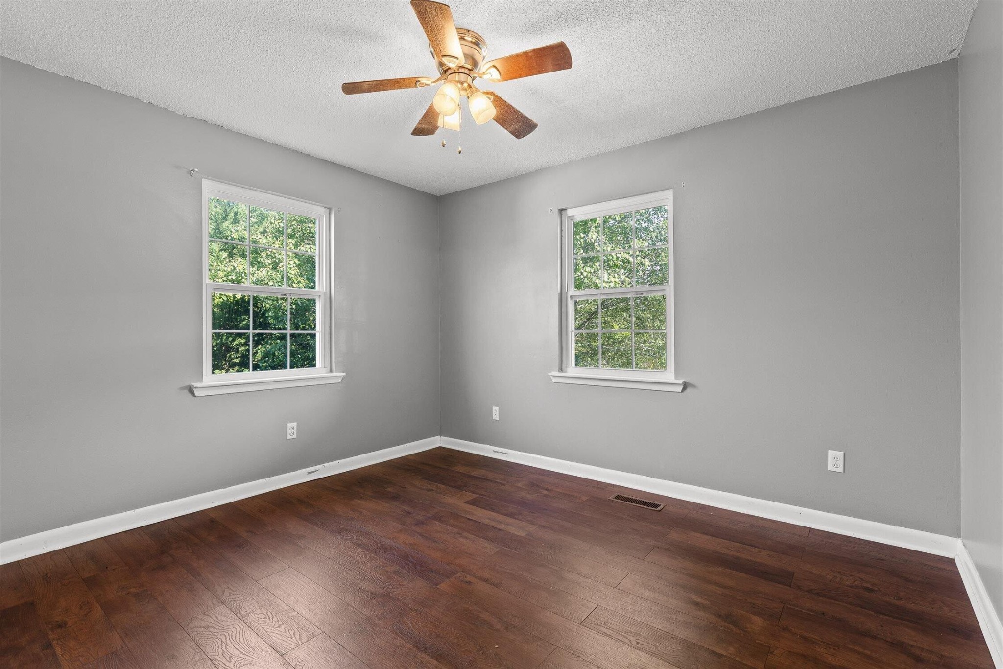 70 Pinoak Road Property Photo 4