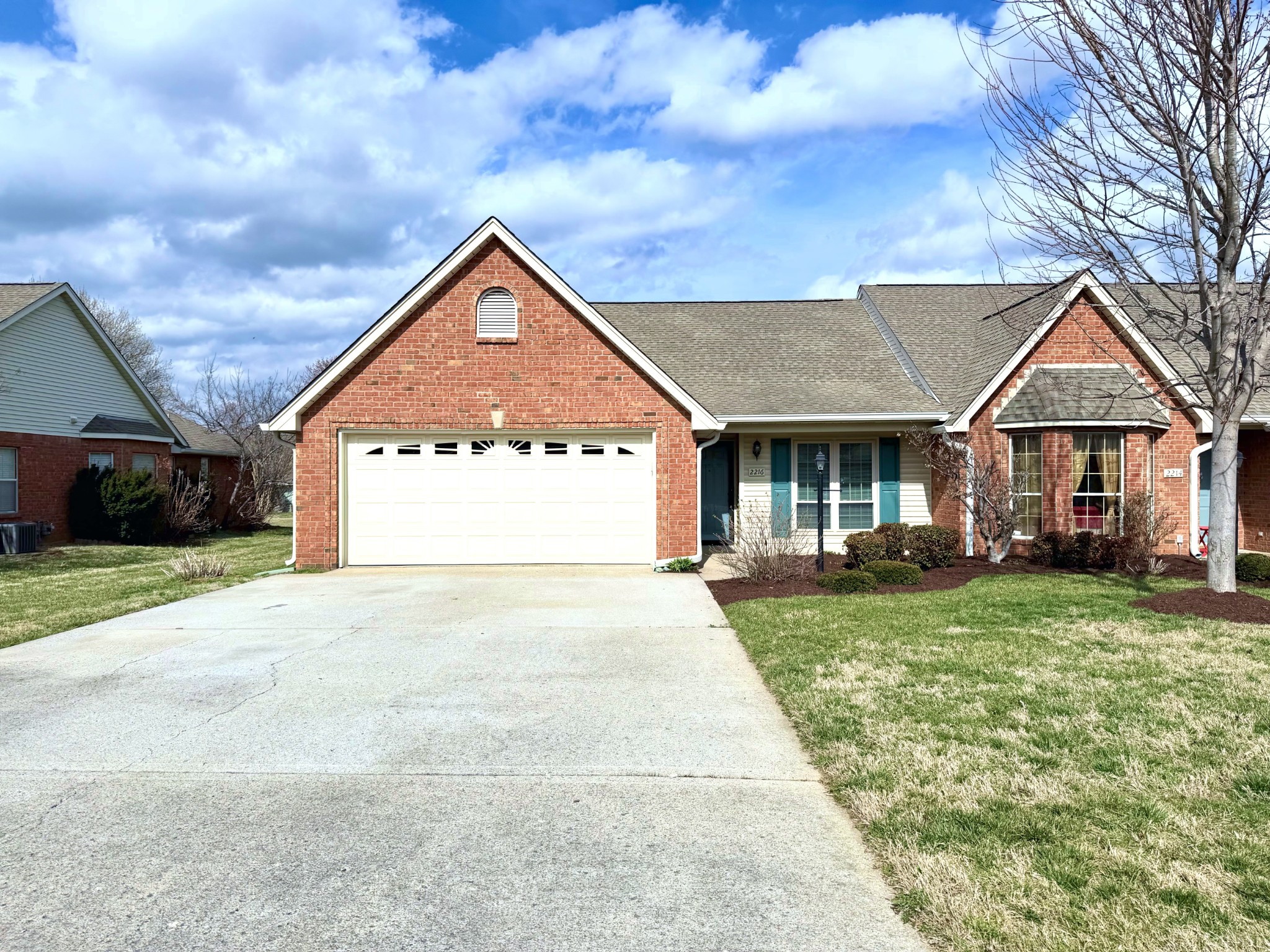 2216 River Rock Xing Property Photo 4