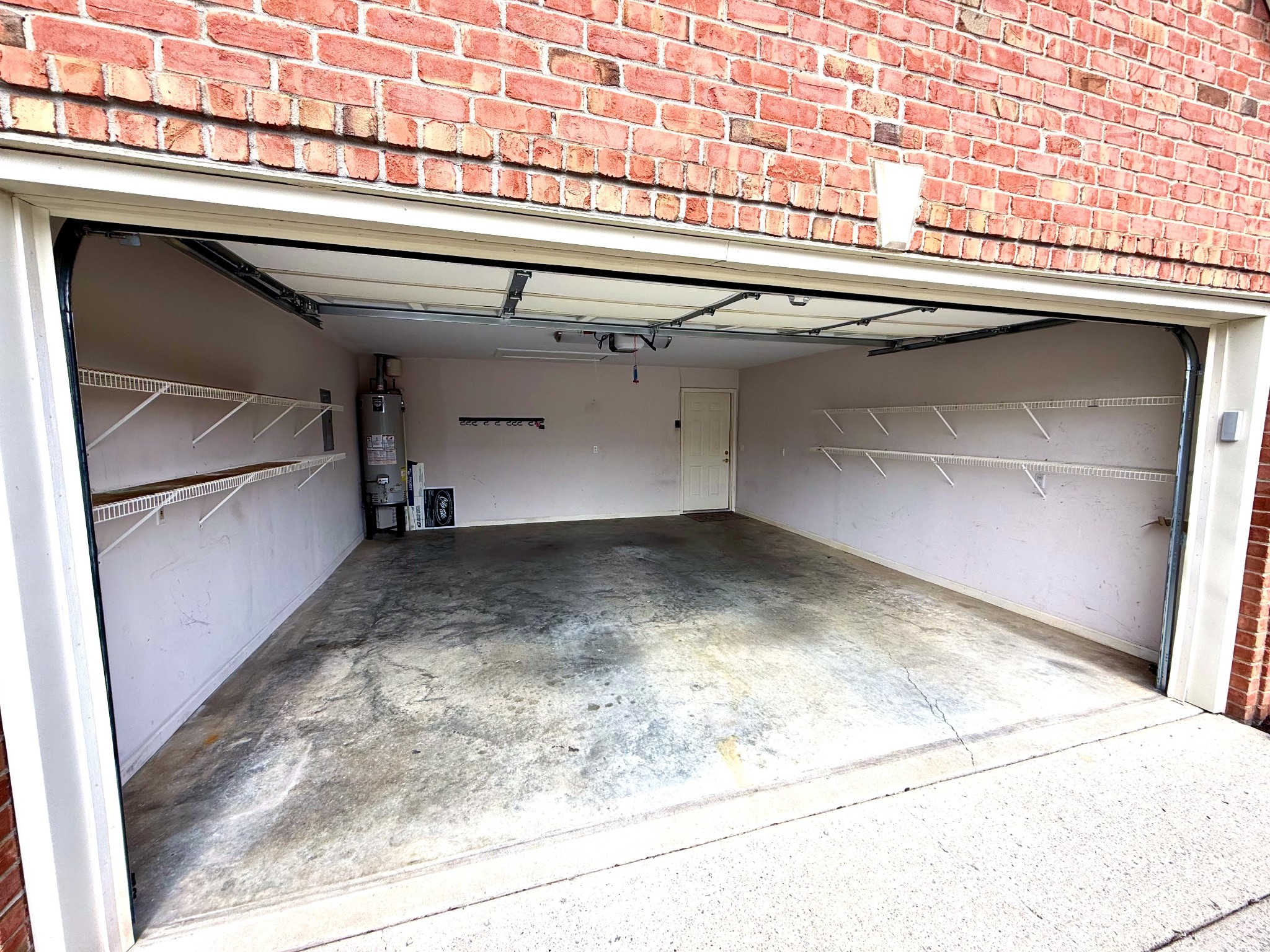 2216 River Rock Xing Property Photo 5