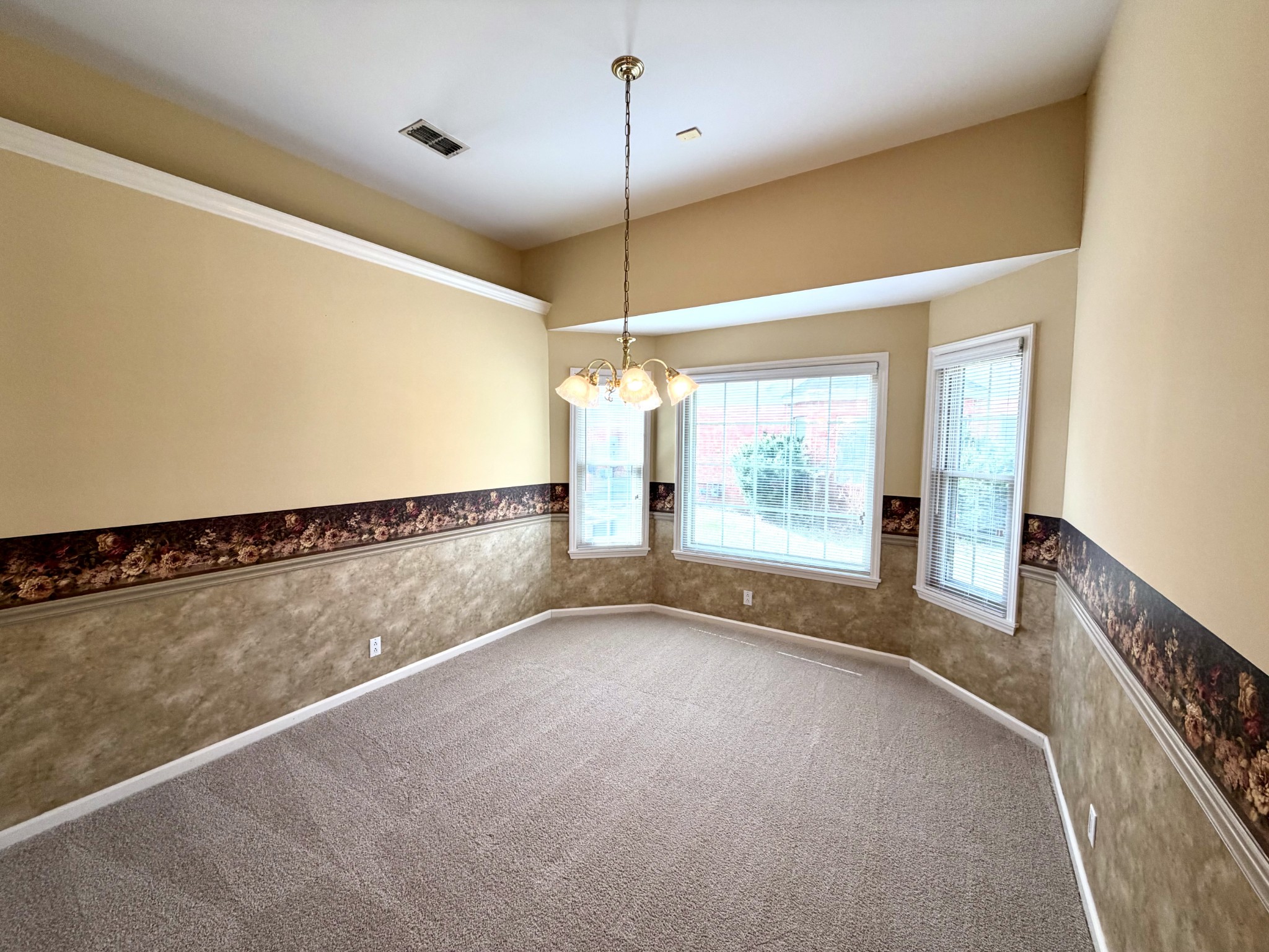 2216 River Rock Xing Property Photo 14
