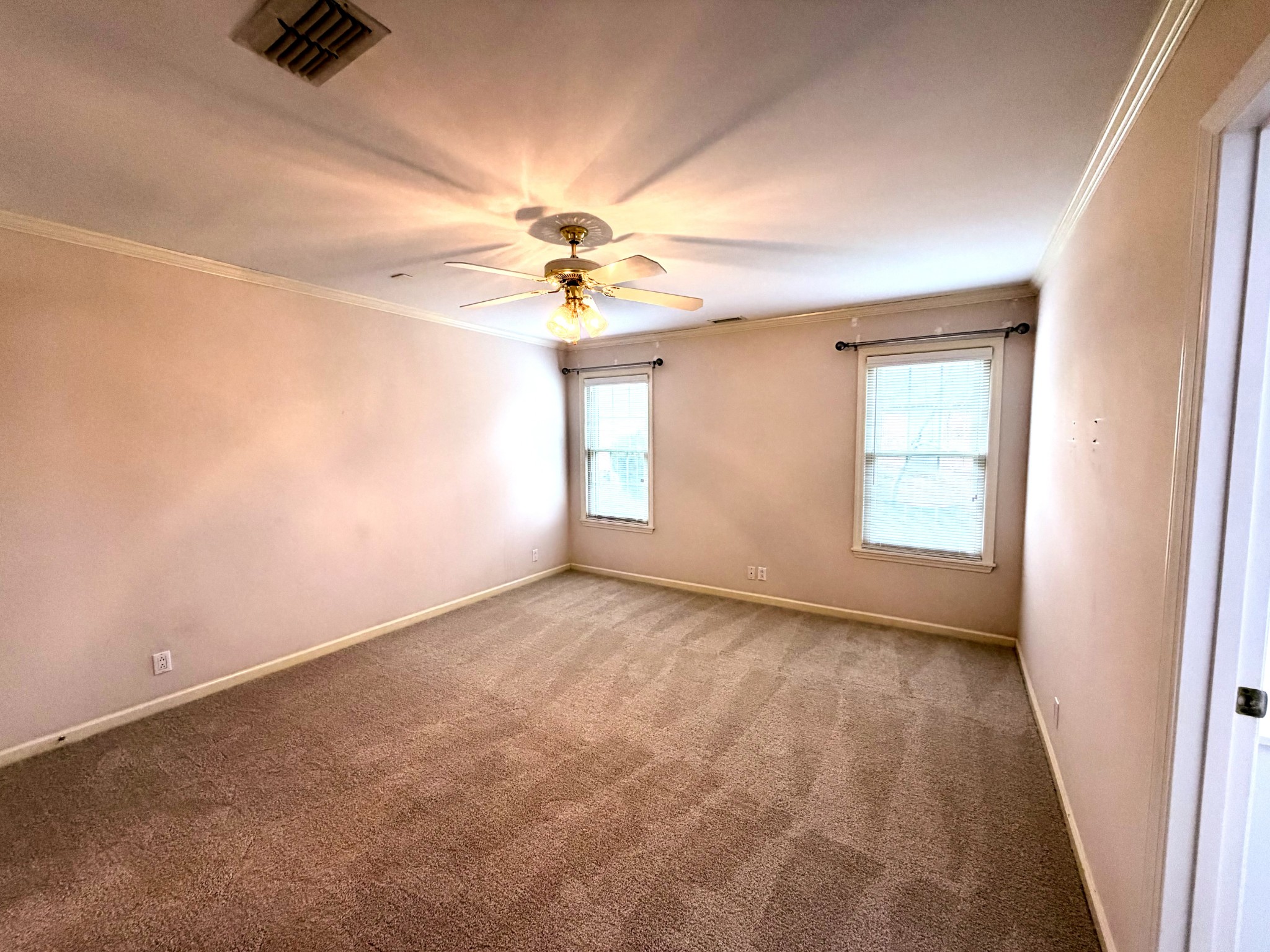 2216 River Rock Xing Property Photo 22