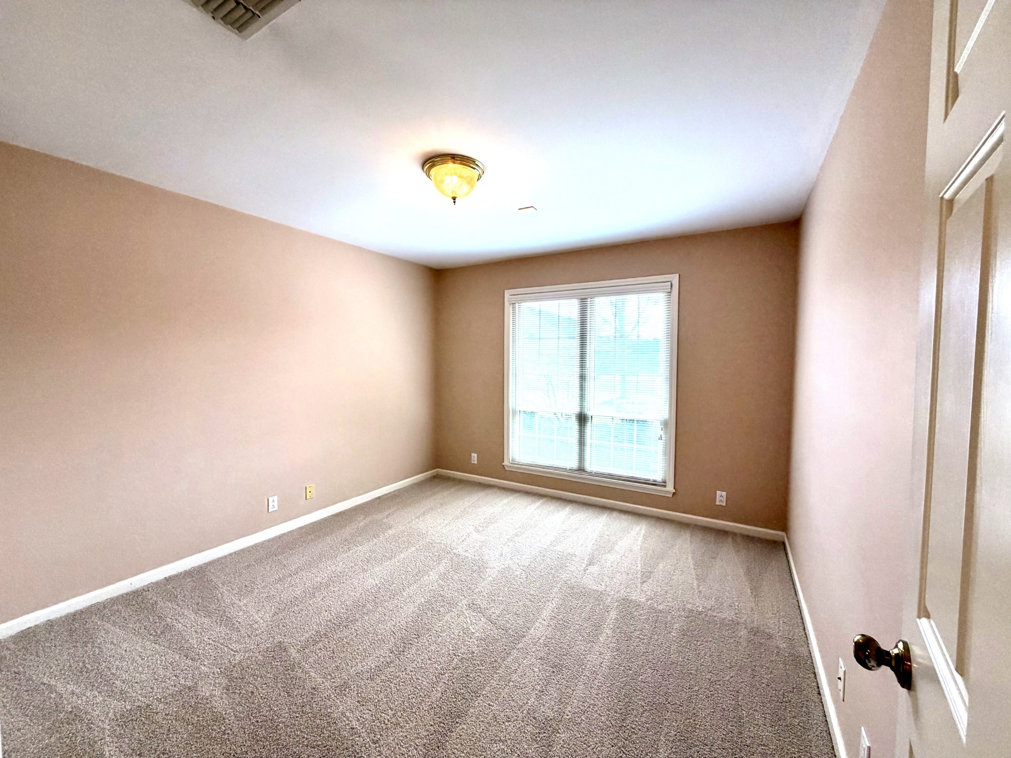 2216 River Rock Xing Property Photo 27