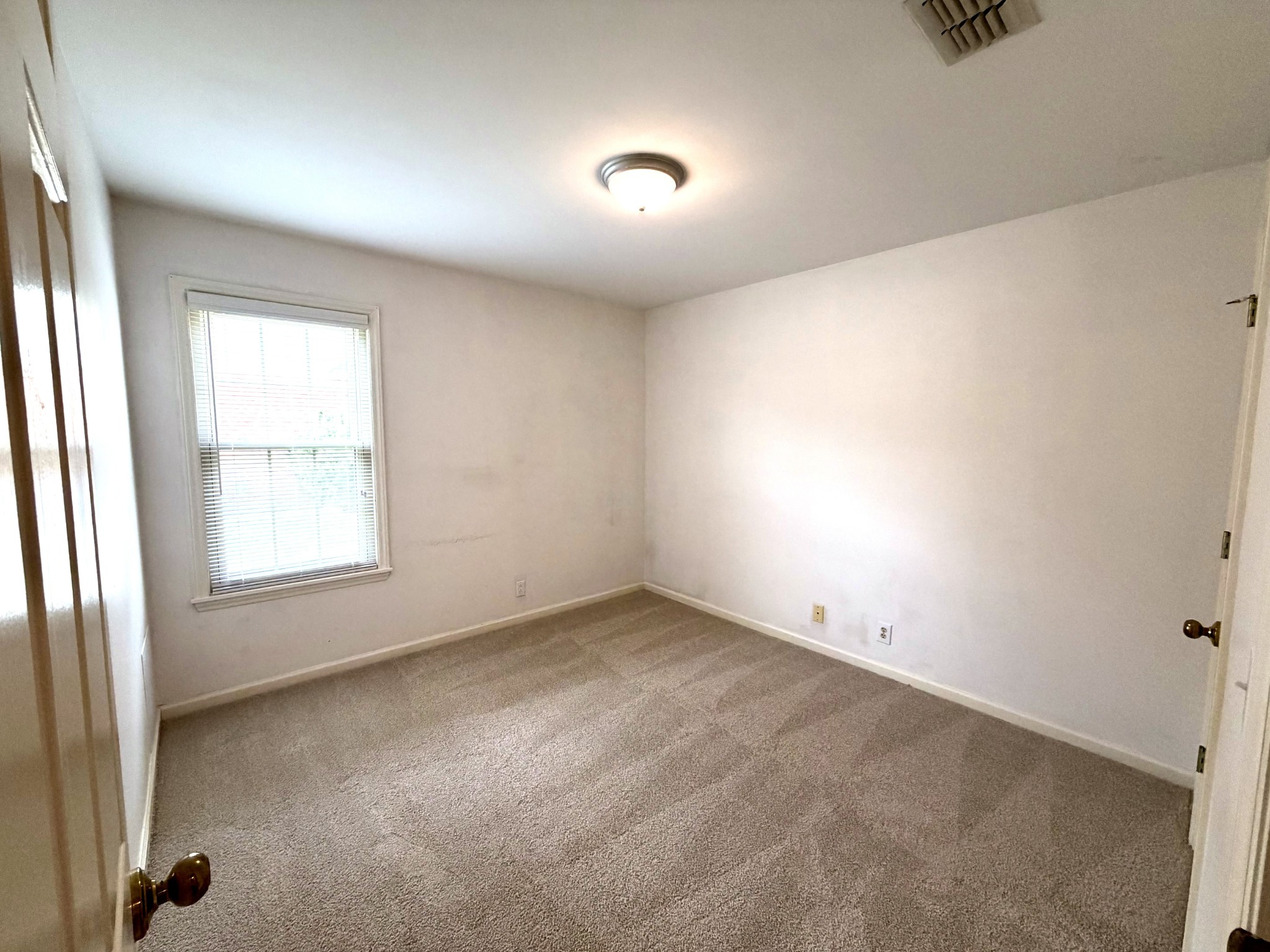 2216 River Rock Xing Property Photo 33