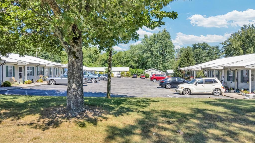 340 Briar Ave, W Property Photo 1