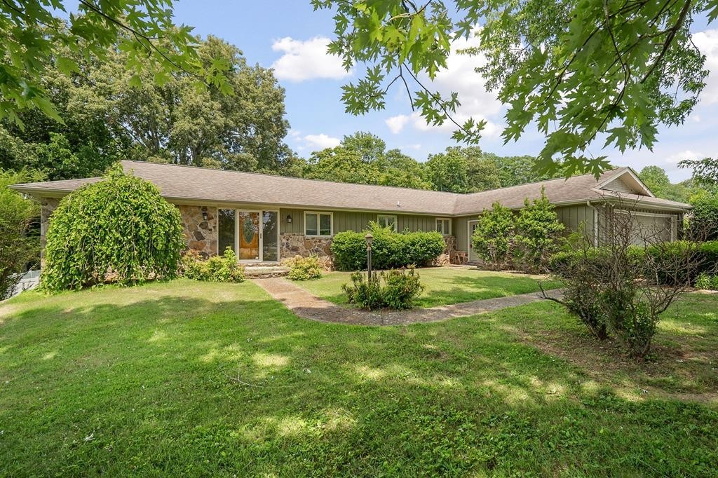 242 Oakland Dr Property Photo 1