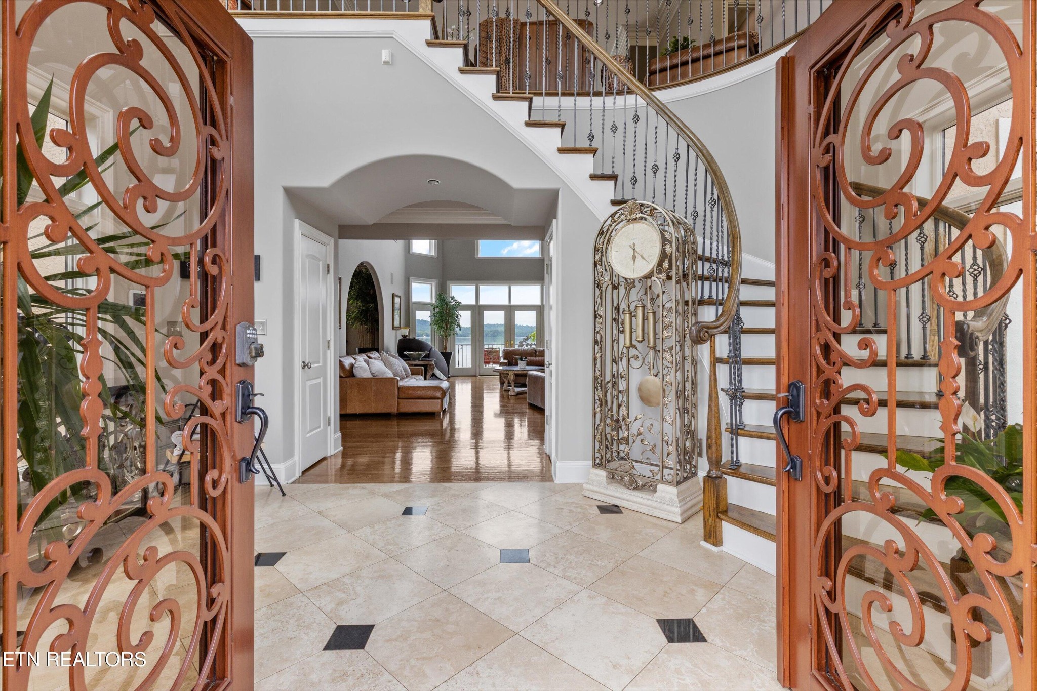 3801 Jackson Bend Drive Property Photo 5