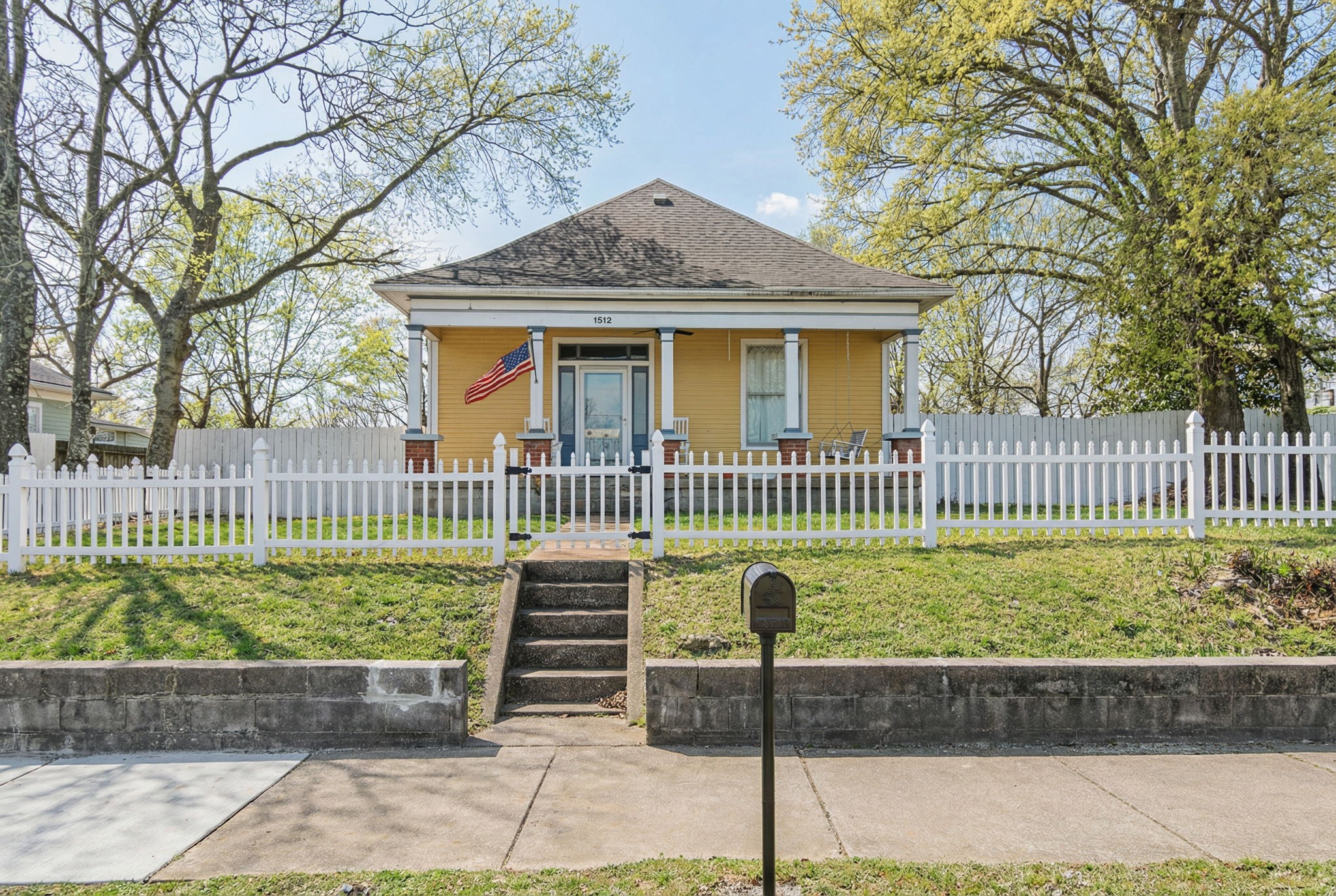 1512 Meridian St Property Photo 1