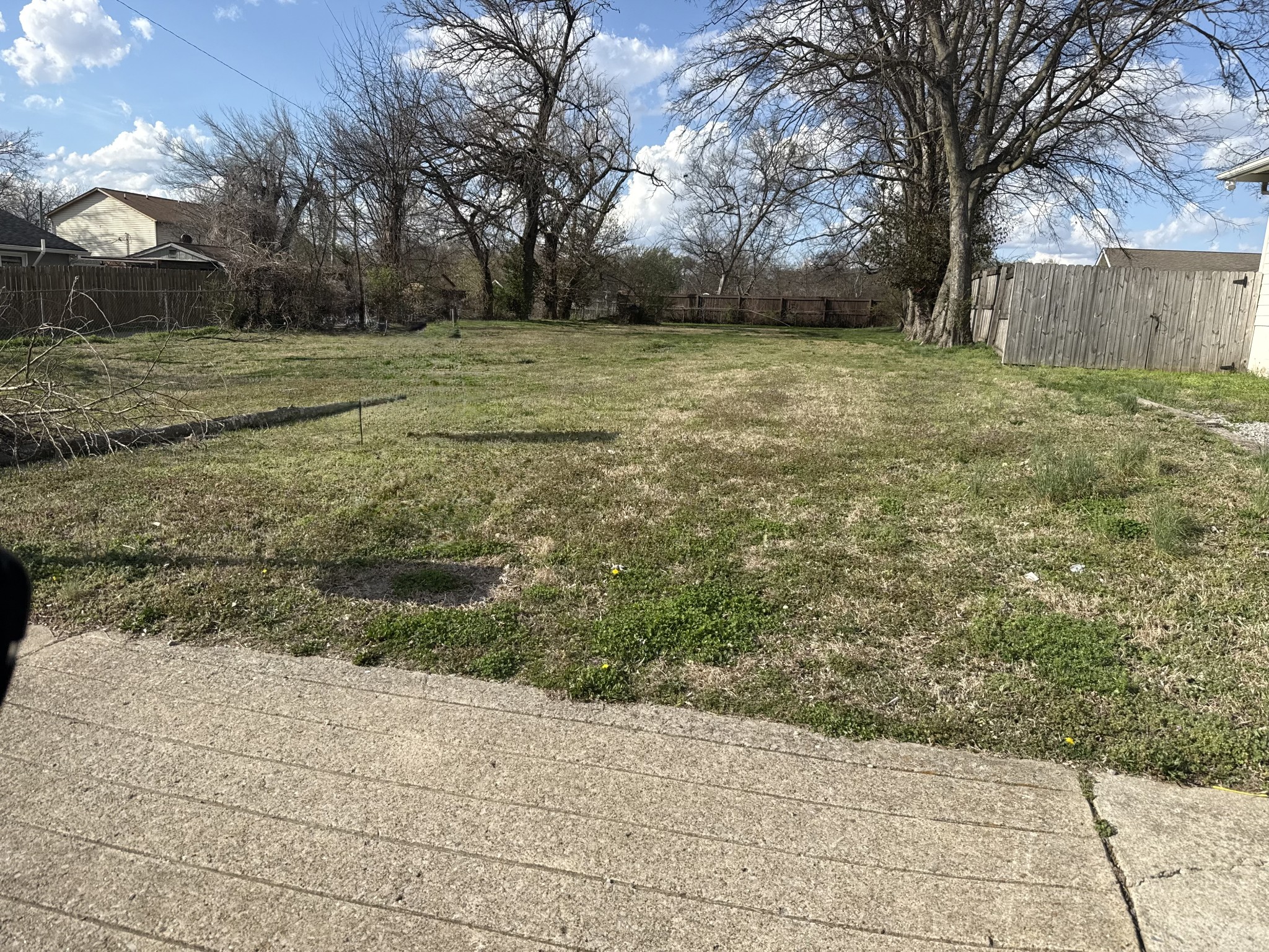 2306 Osage St Property Photo 3
