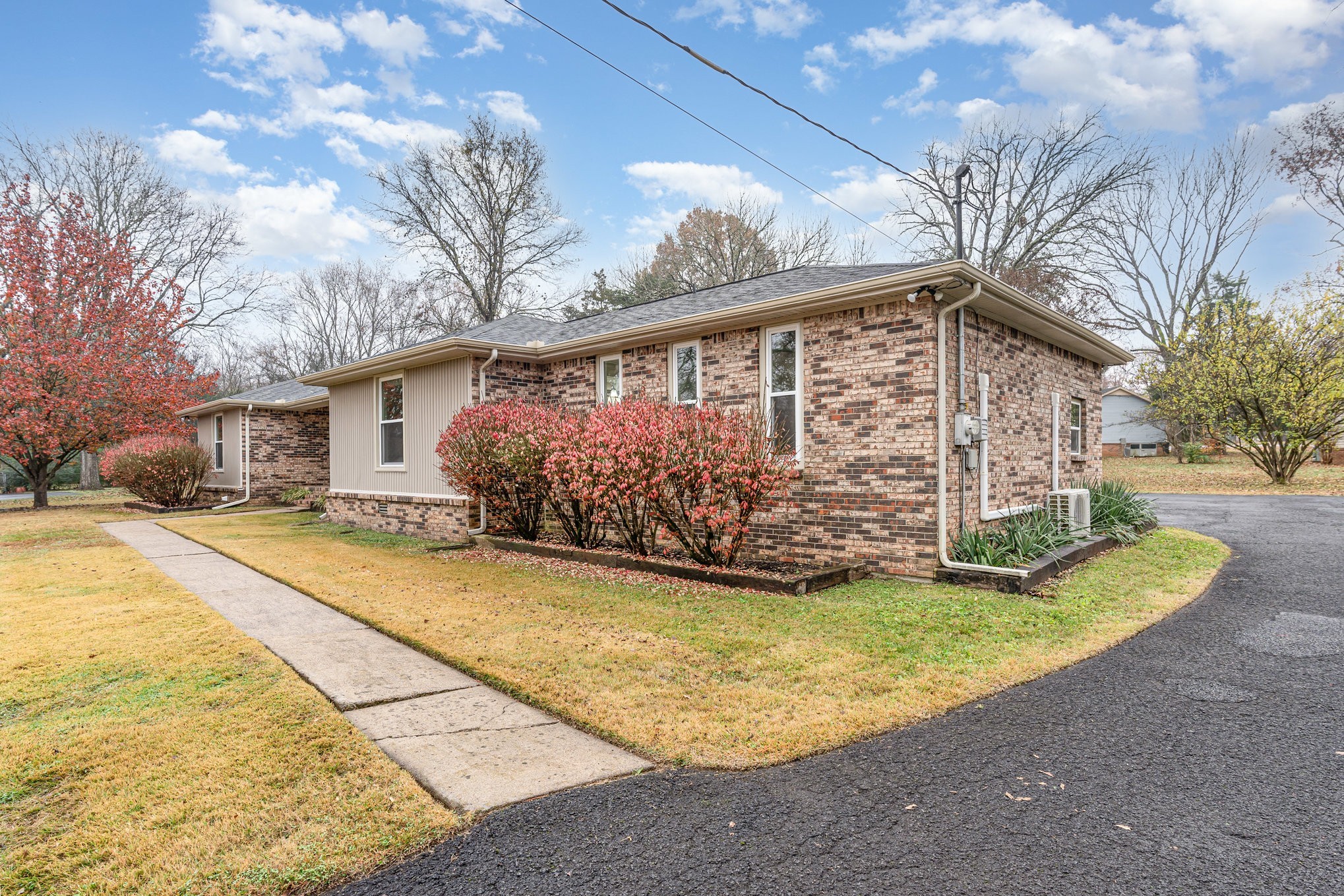 110 Edison Cir Property Photo 4
