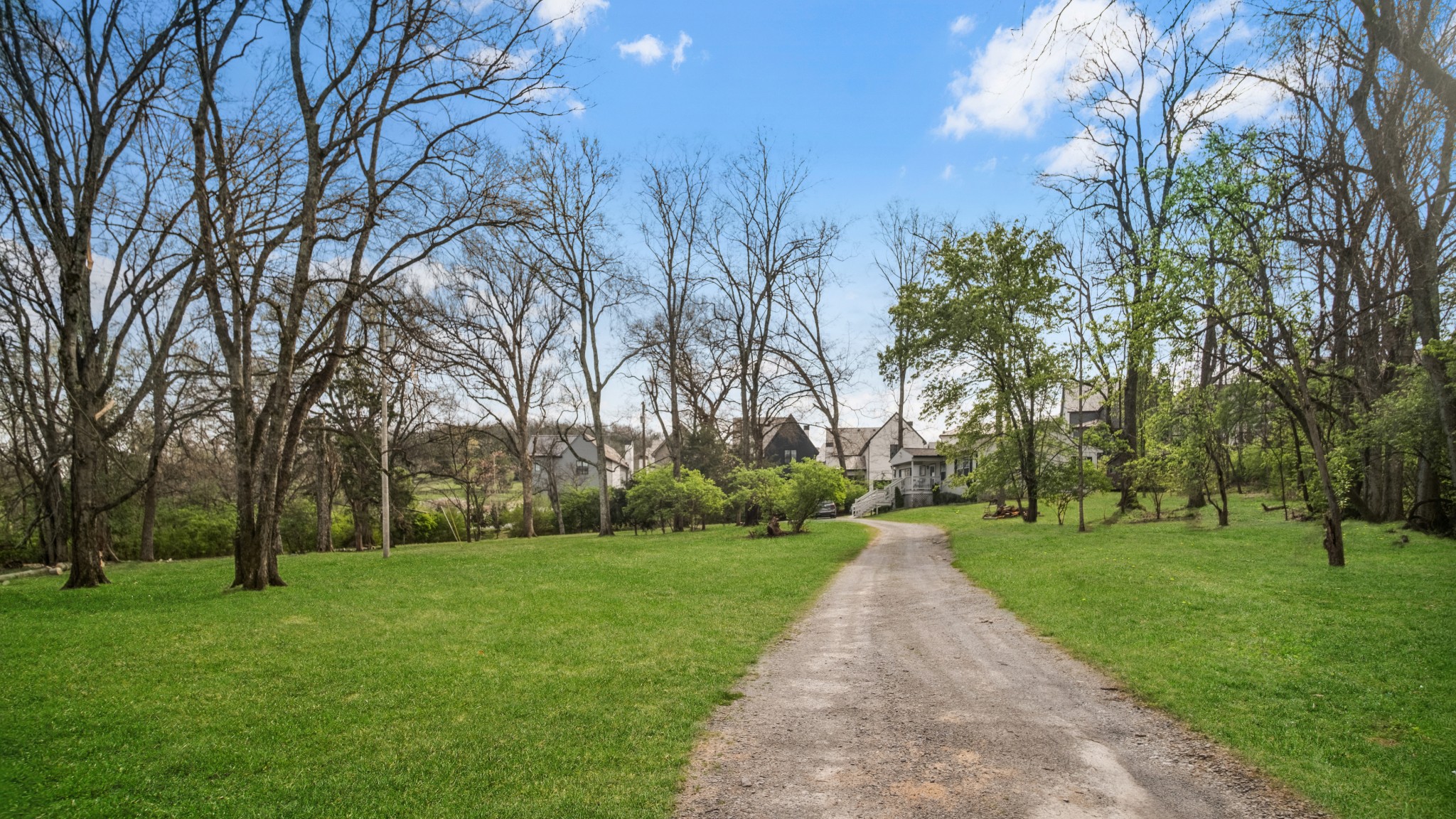 5665 Valley View Rd Property Photo 4