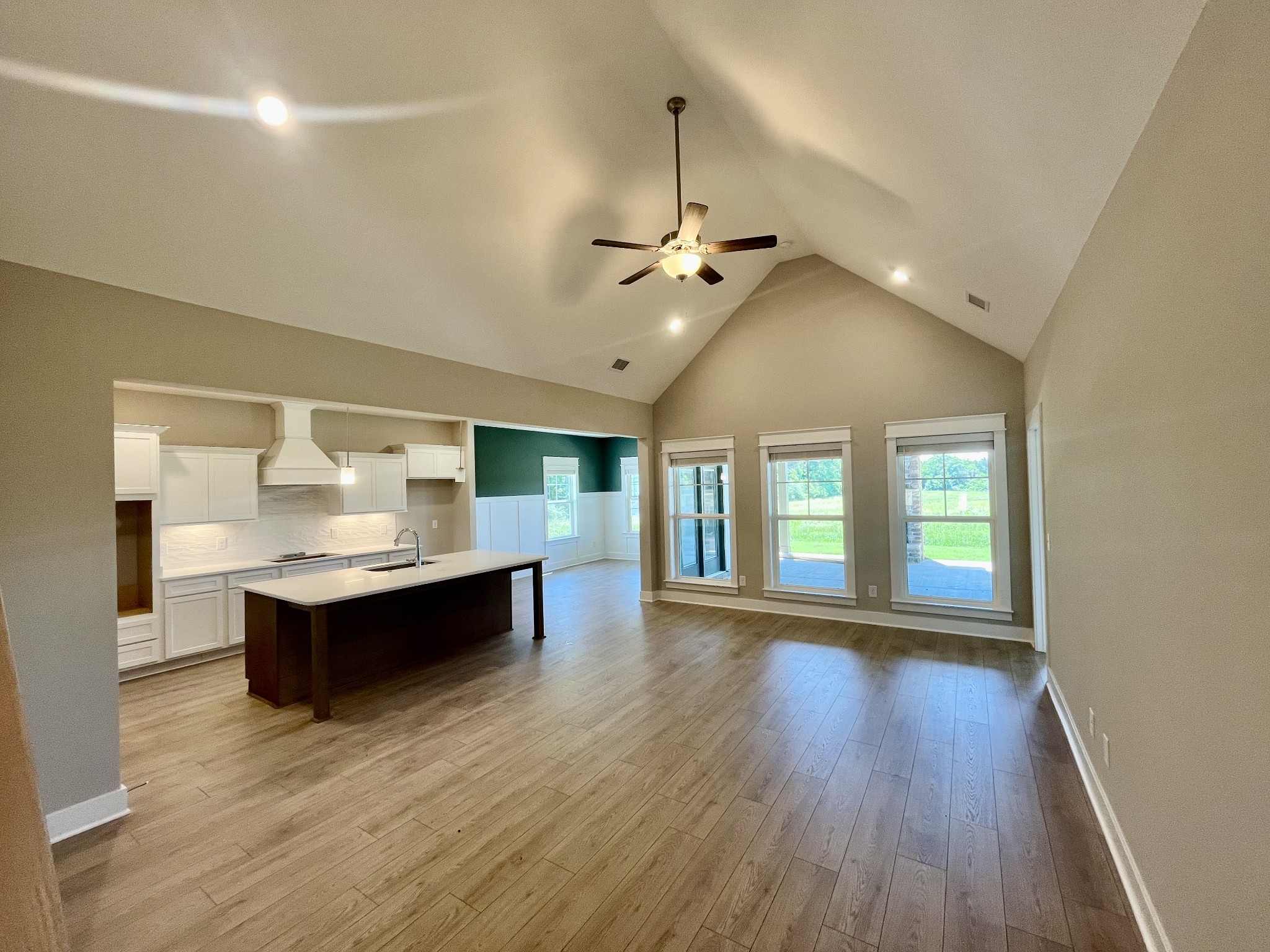2609 Unitas Dr Property Photo 8