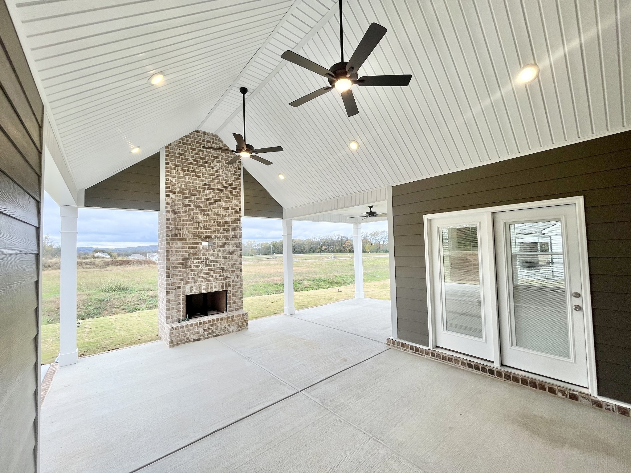 2609 Unitas Dr Property Photo 23